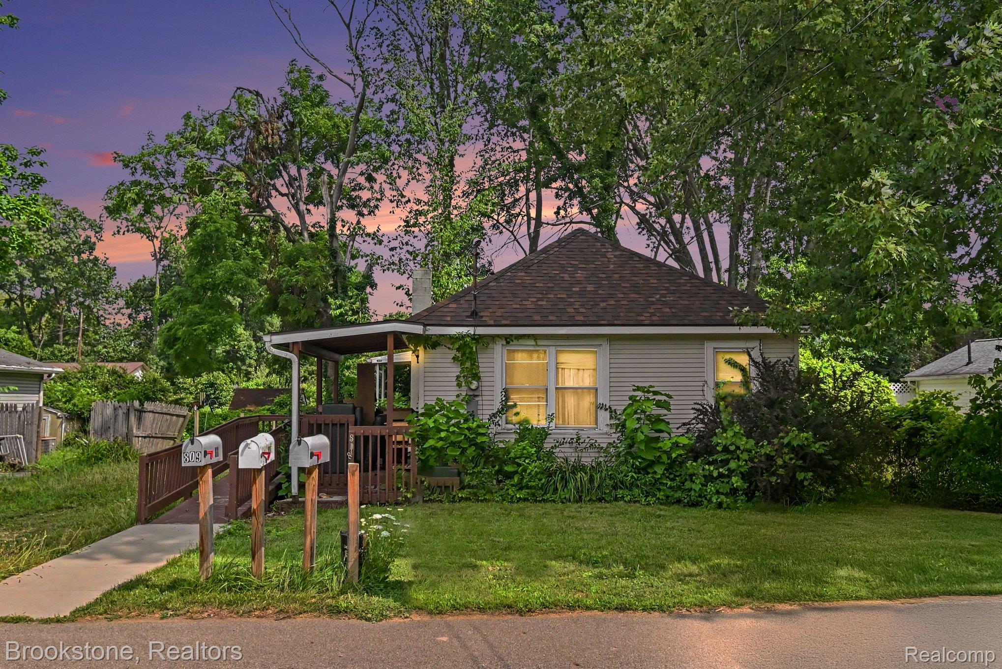 808 Emmett Avenue