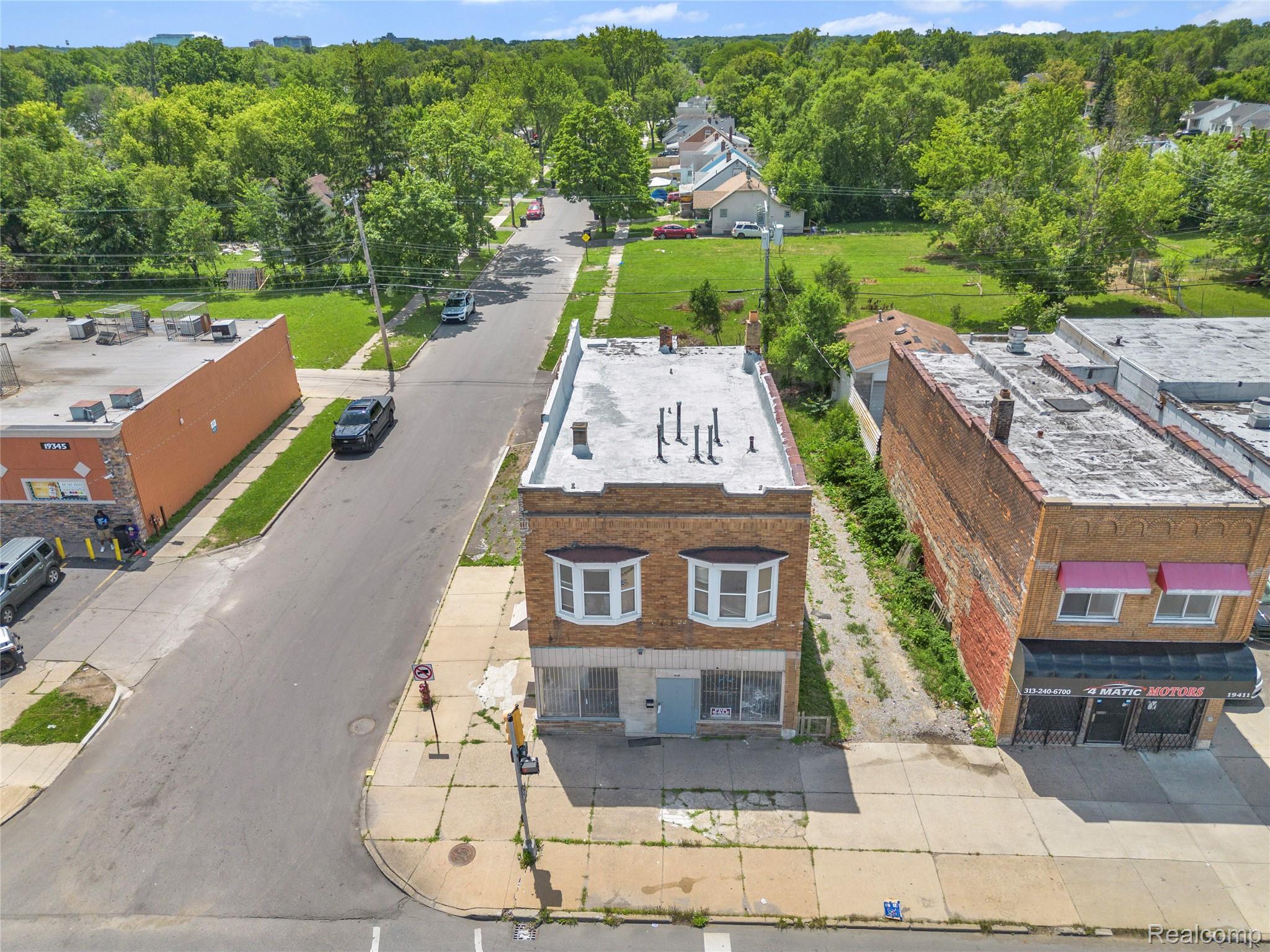 19403 W Warren Avenue Property Photo 1