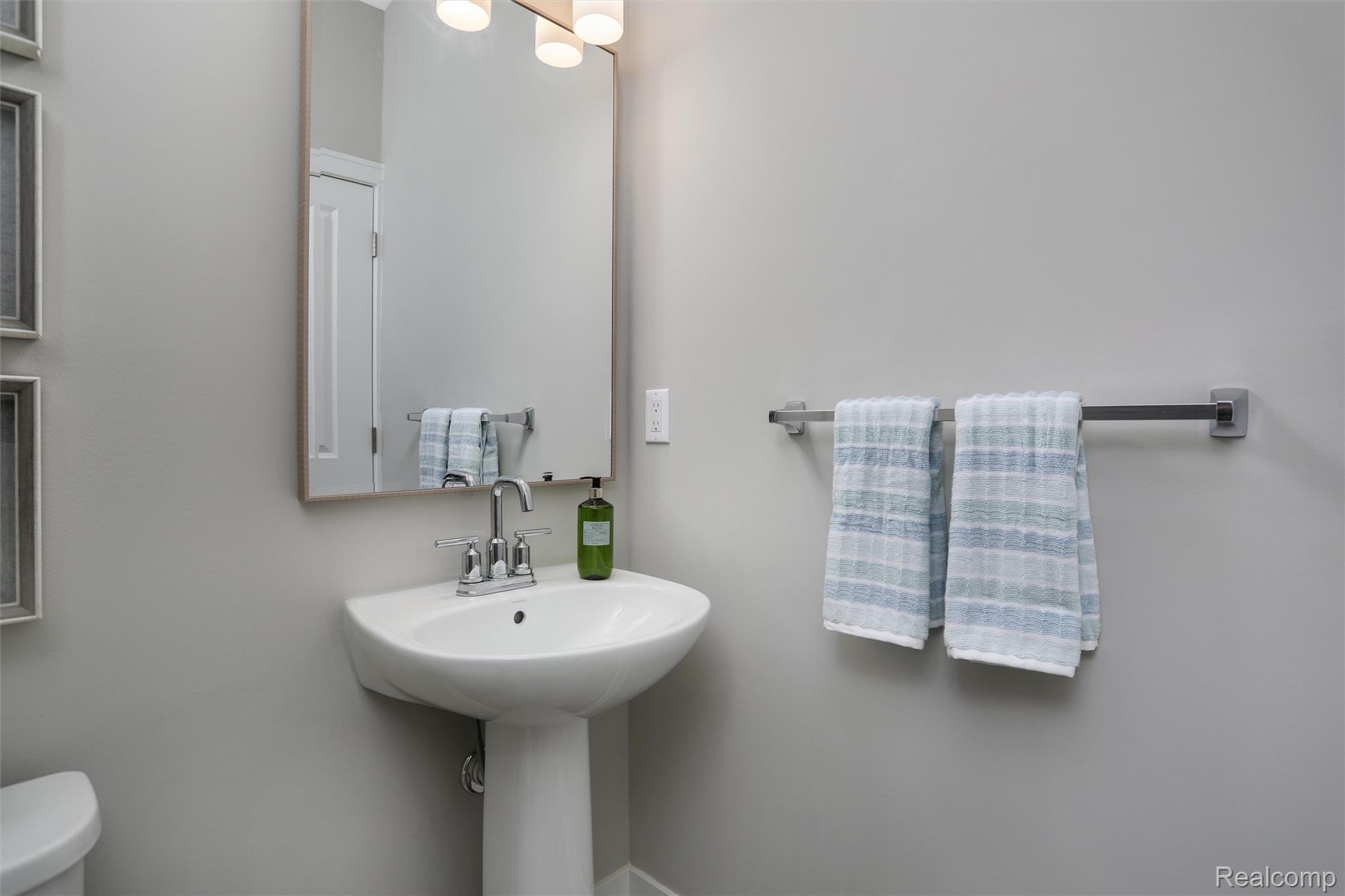 751 Canterbury Lane Property Photo 19