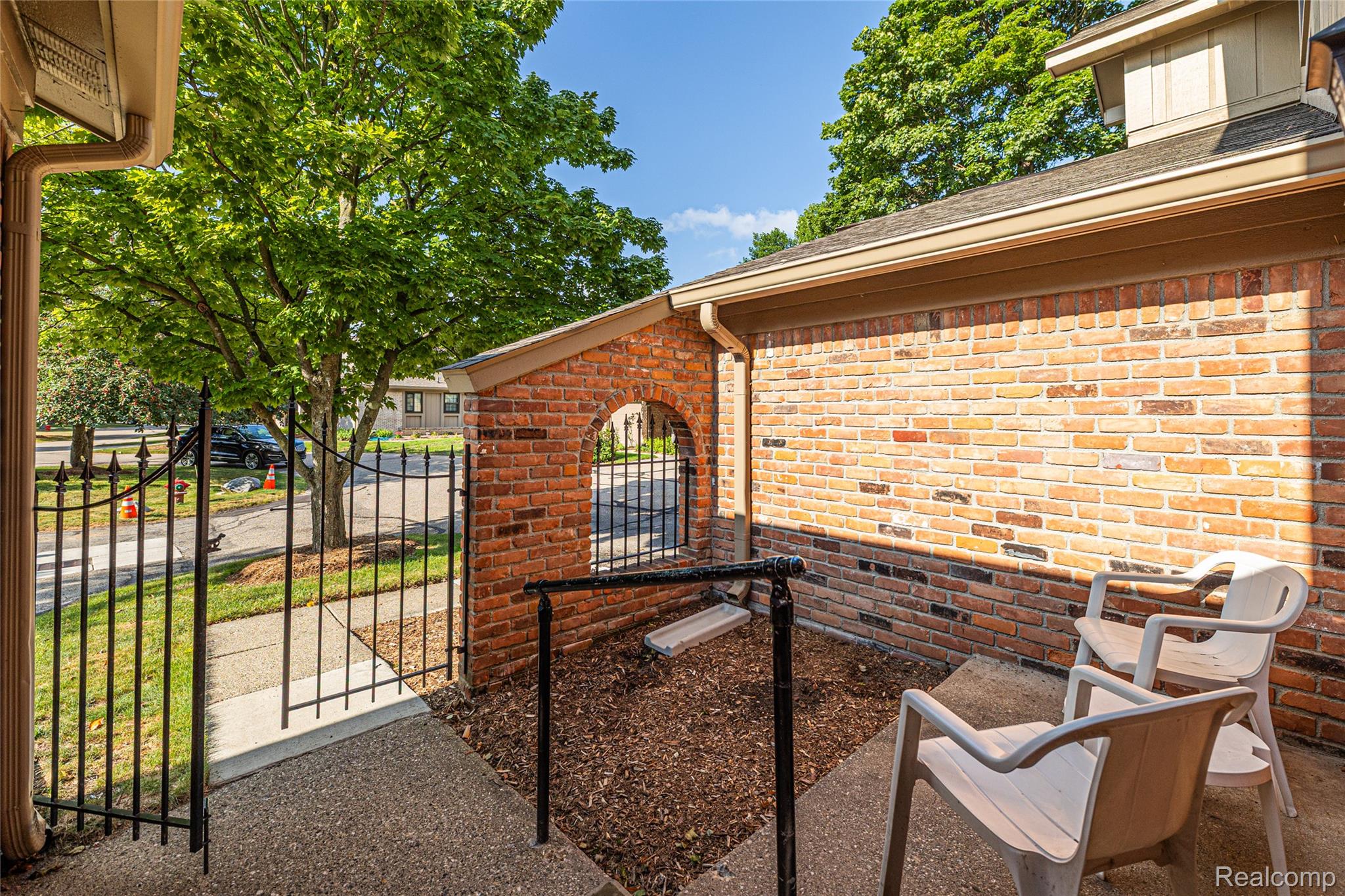 1805 Van Hill Court Property Photo 3