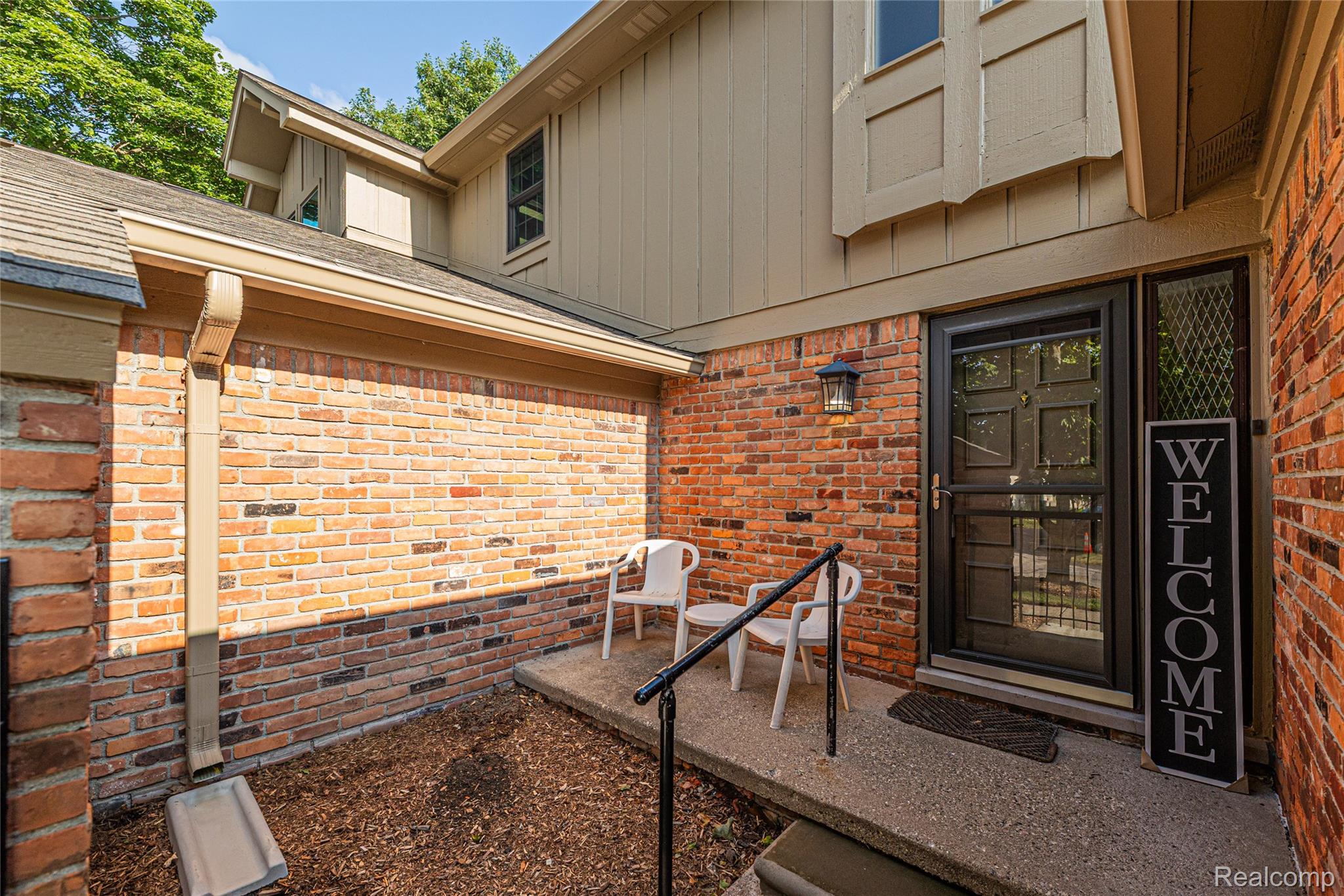 1805 Van Hill Court Property Photo 4