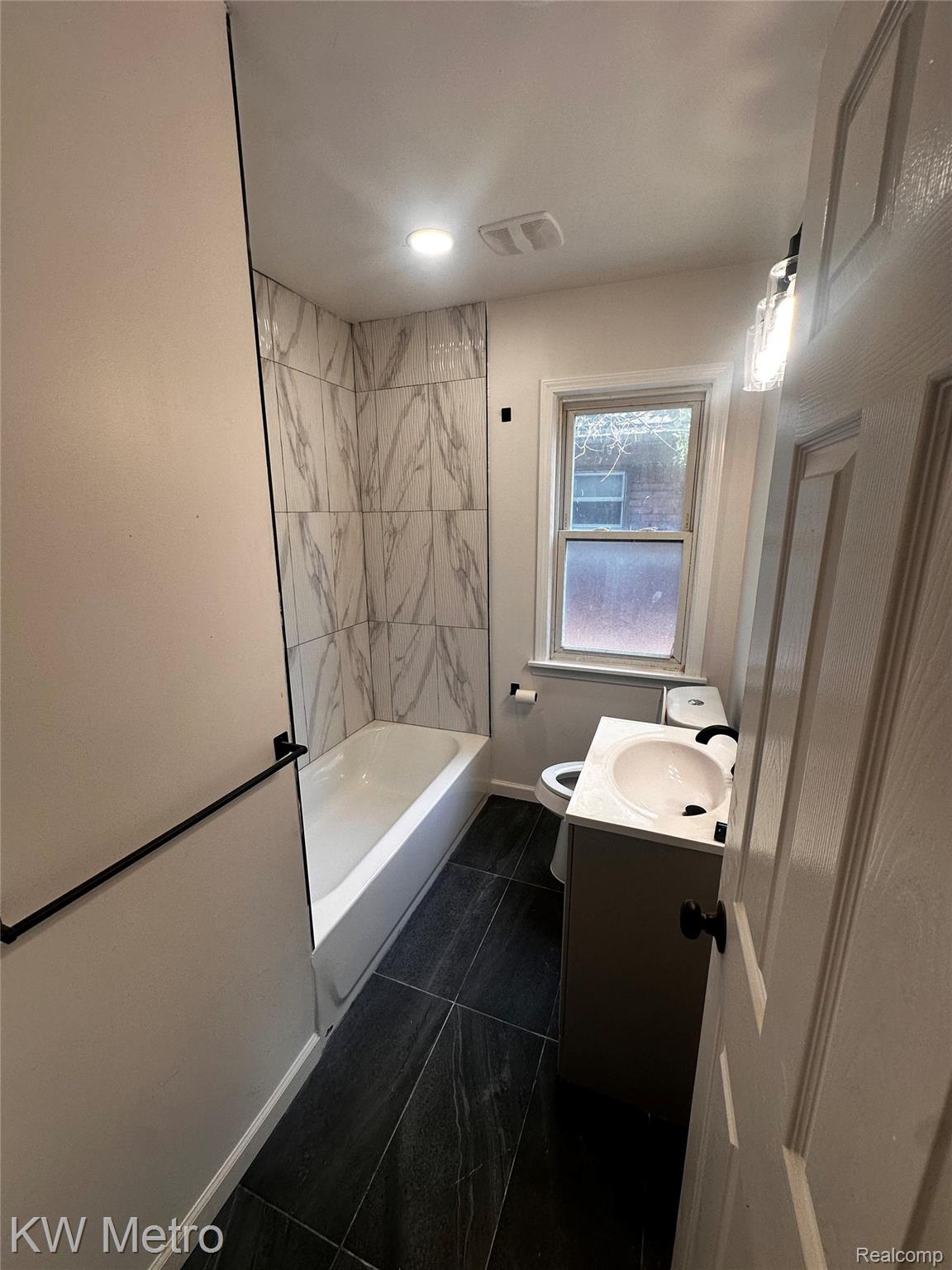 17139 Roselawn Street Property Photo 3