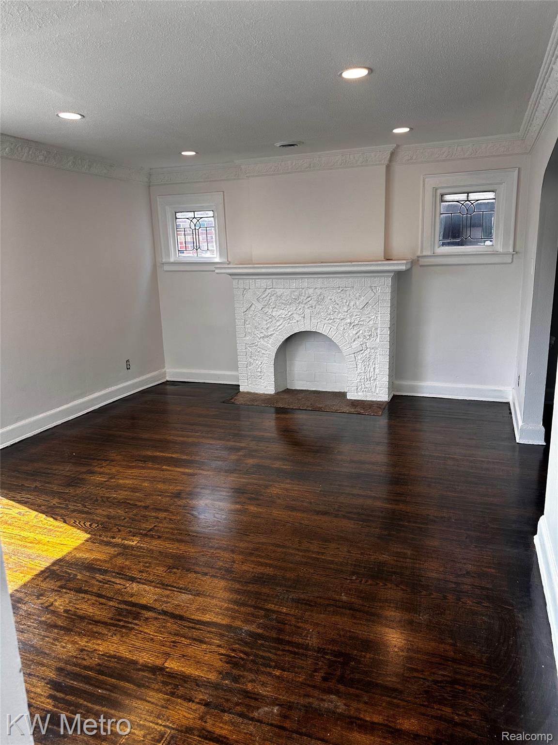 17139 Roselawn Street Property Photo 9