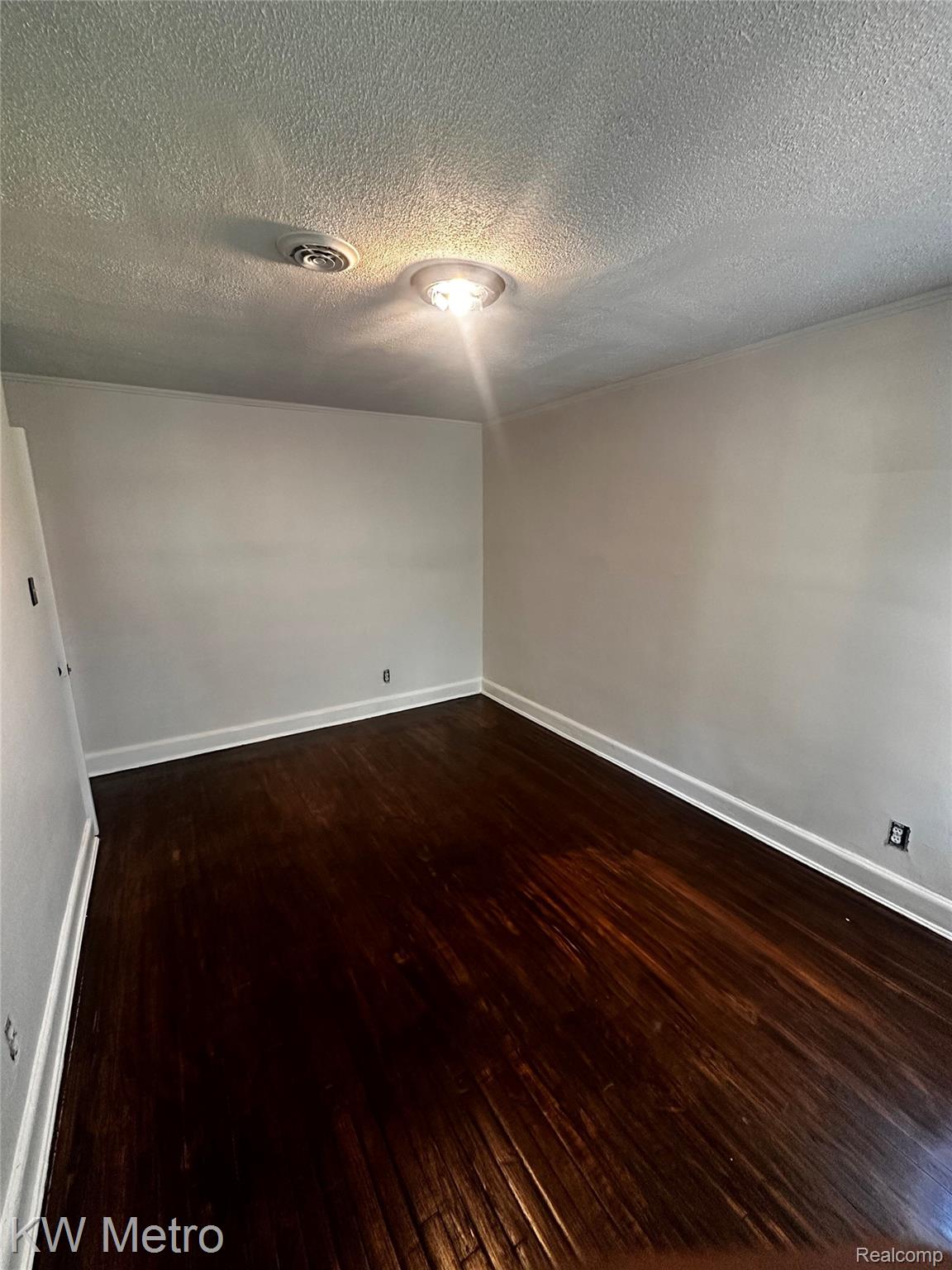 17139 Roselawn Street Property Photo 10