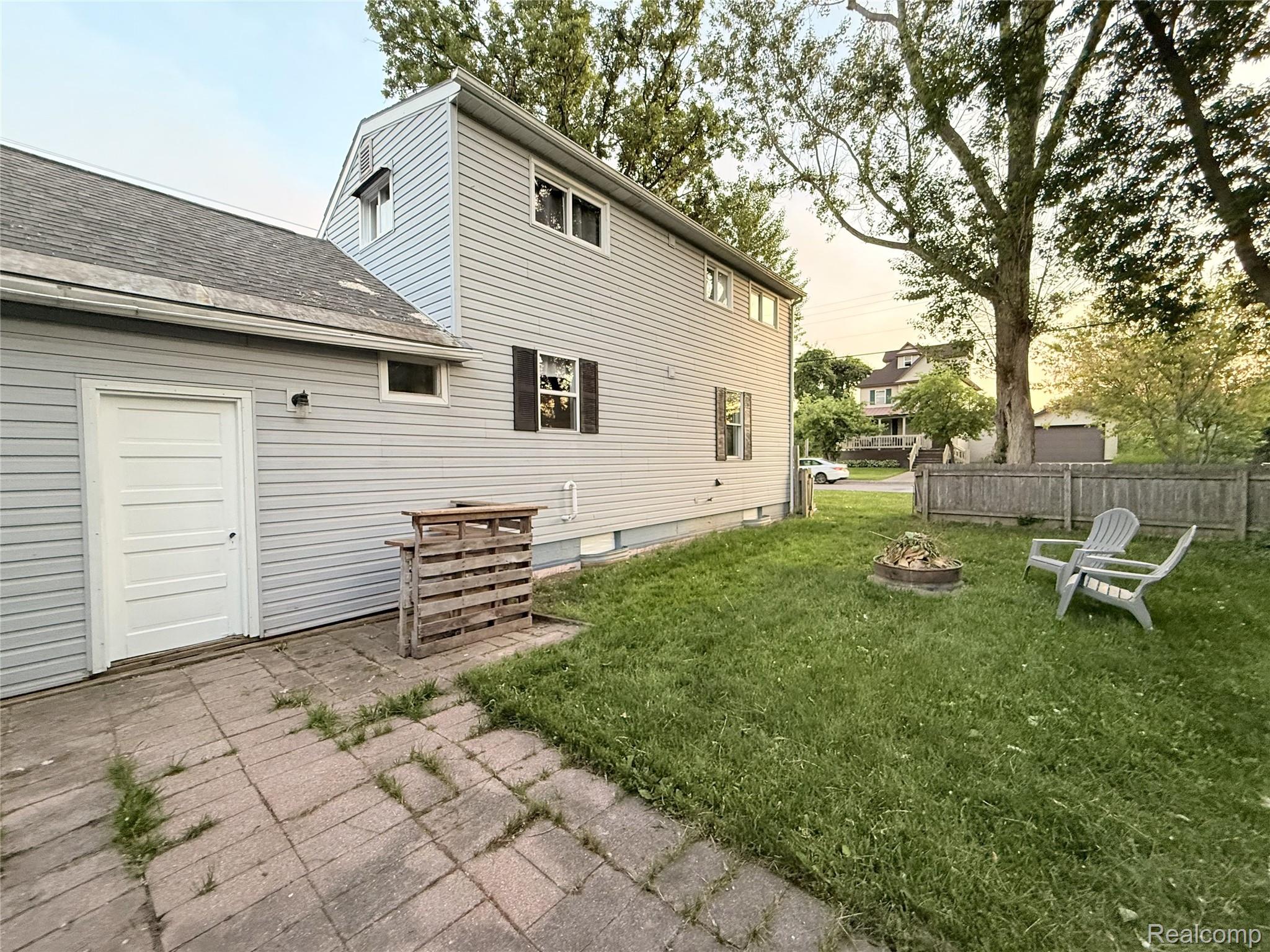 128 W 10th Avenue Property Photo 6