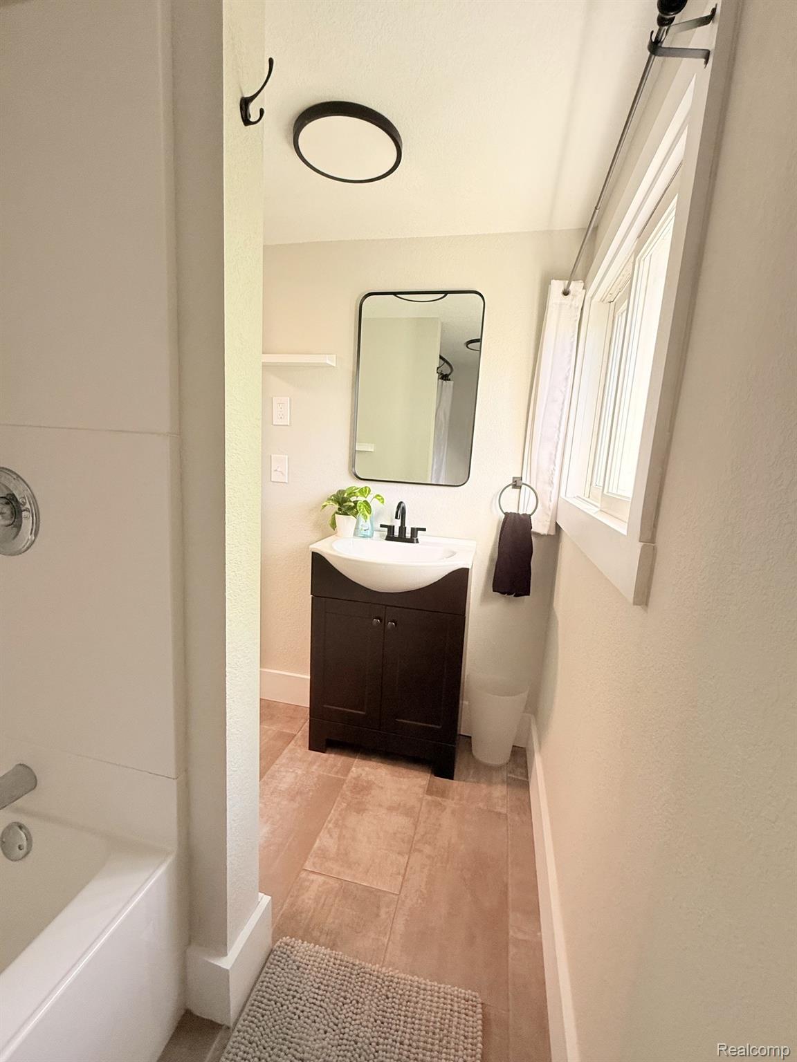 128 W 10th Avenue Property Photo 32