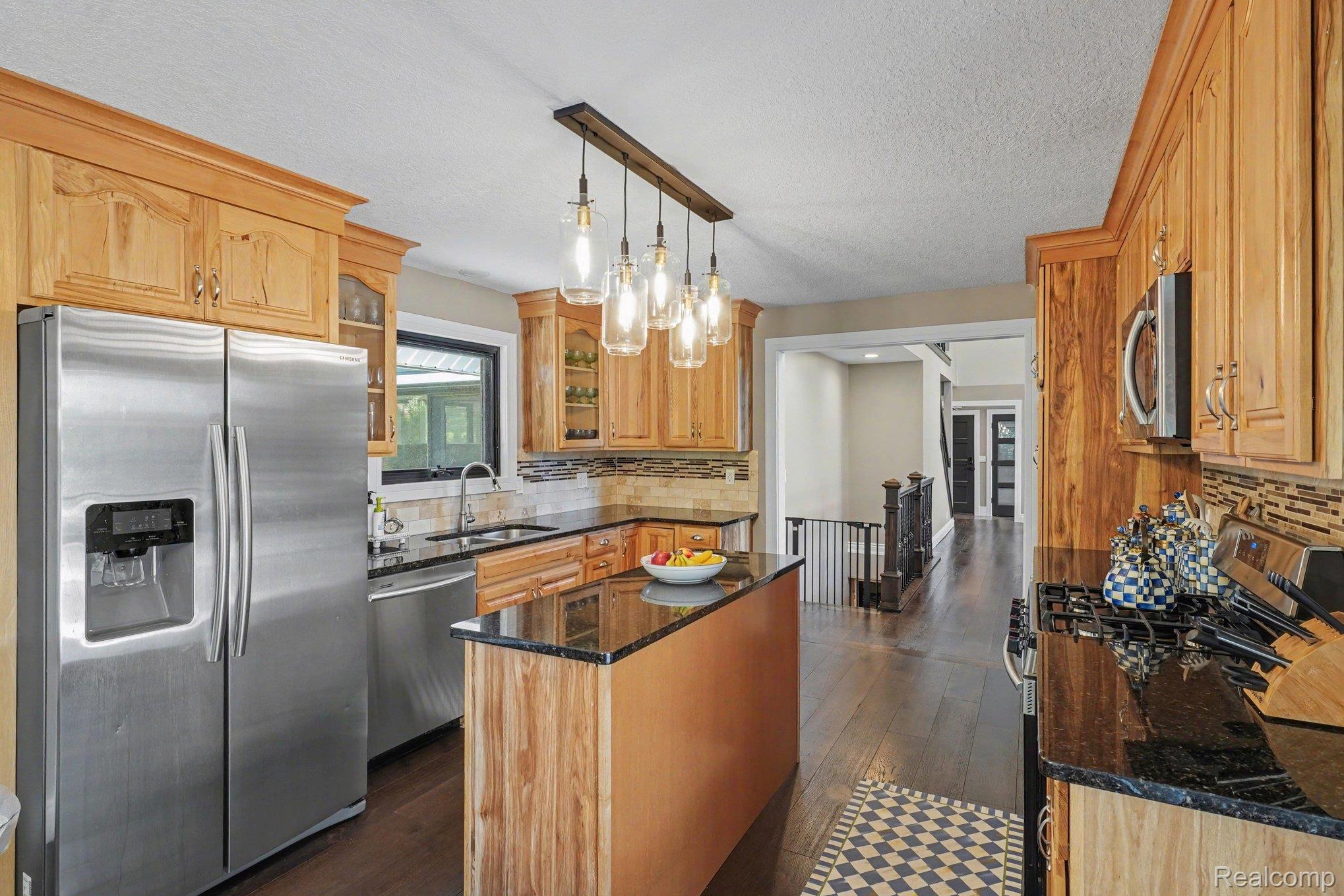 3900 Waterland Drive Property Photo 9