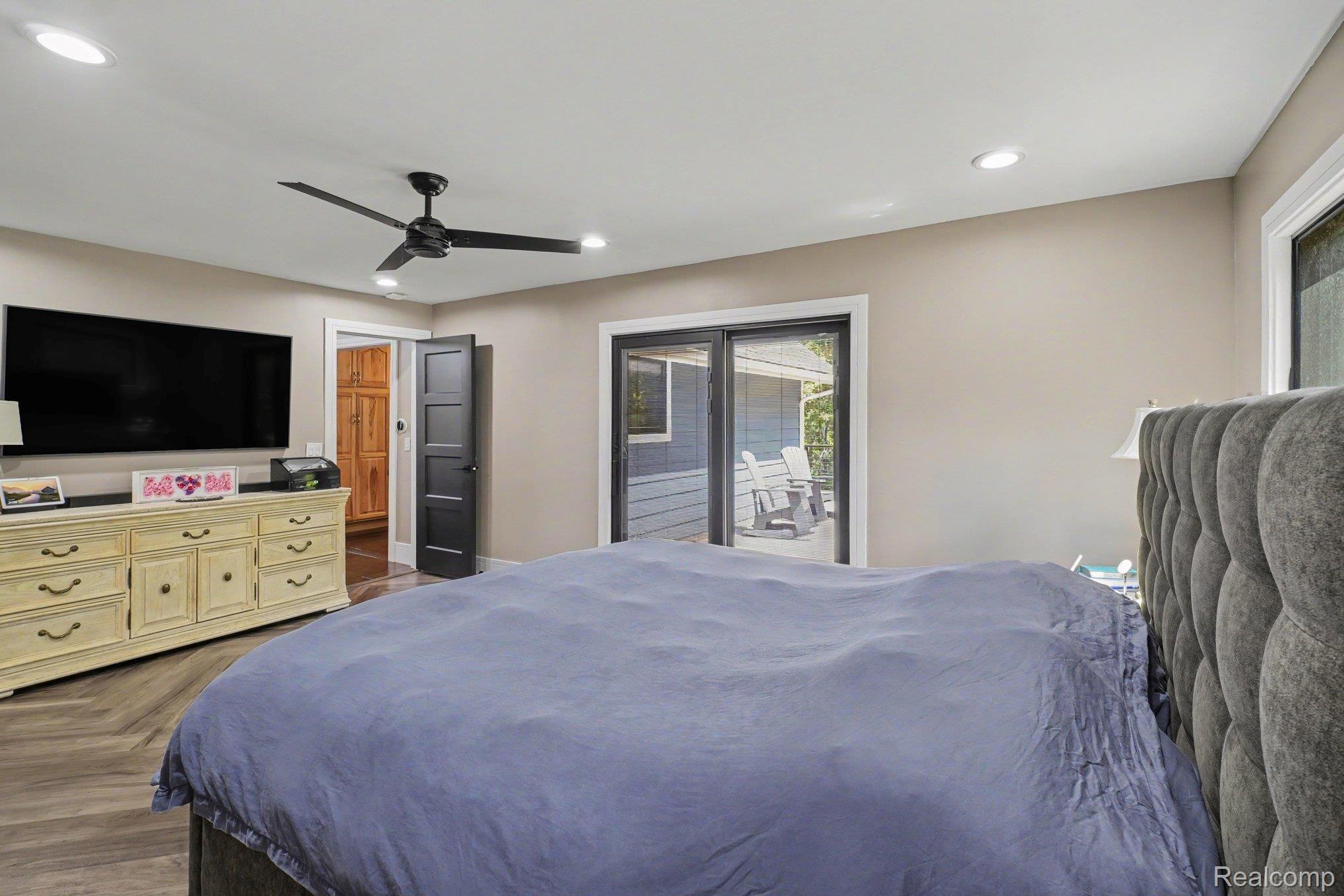 3900 Waterland Drive Property Photo 11