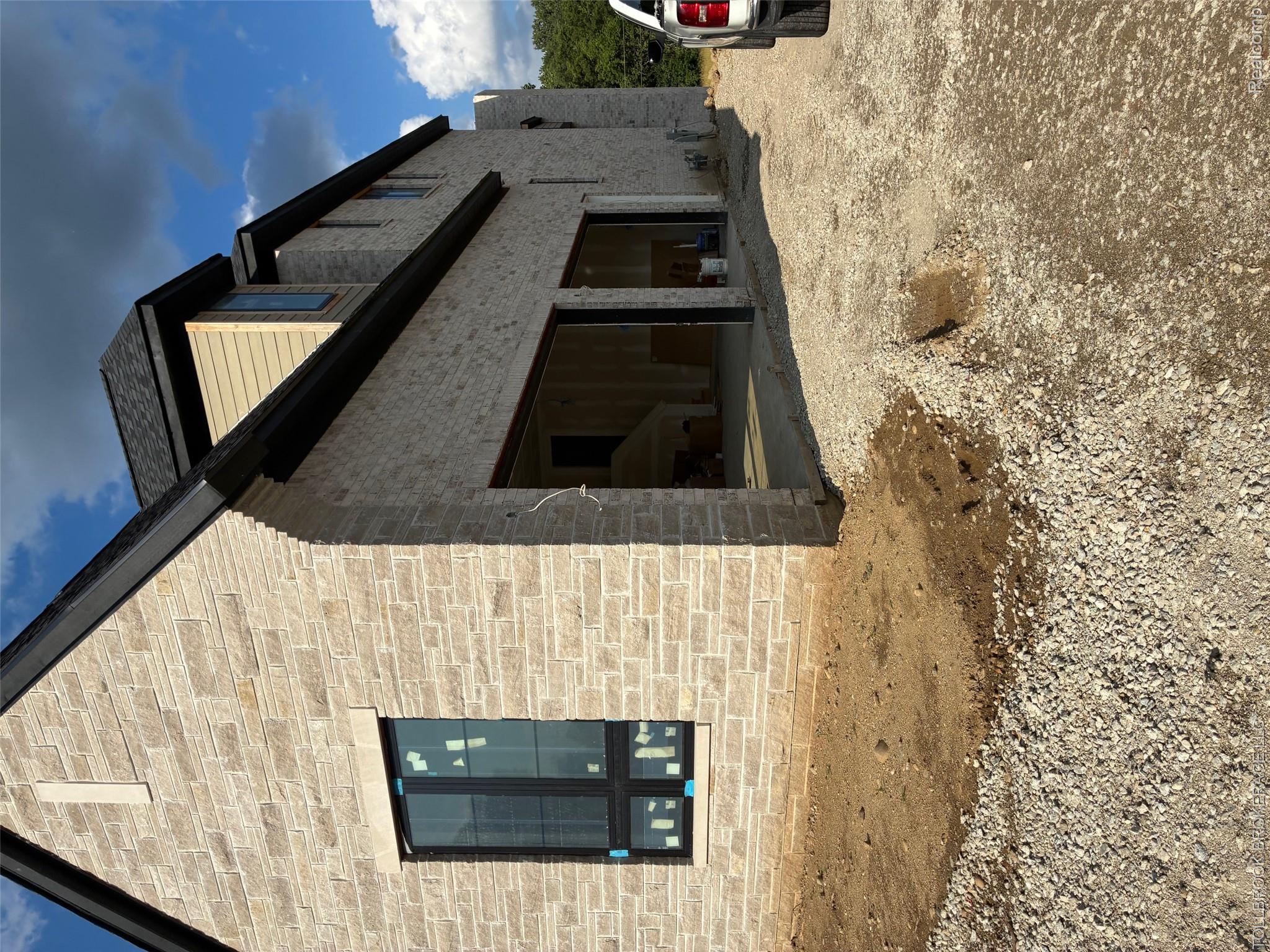 3356 Alpine Property Photo 2