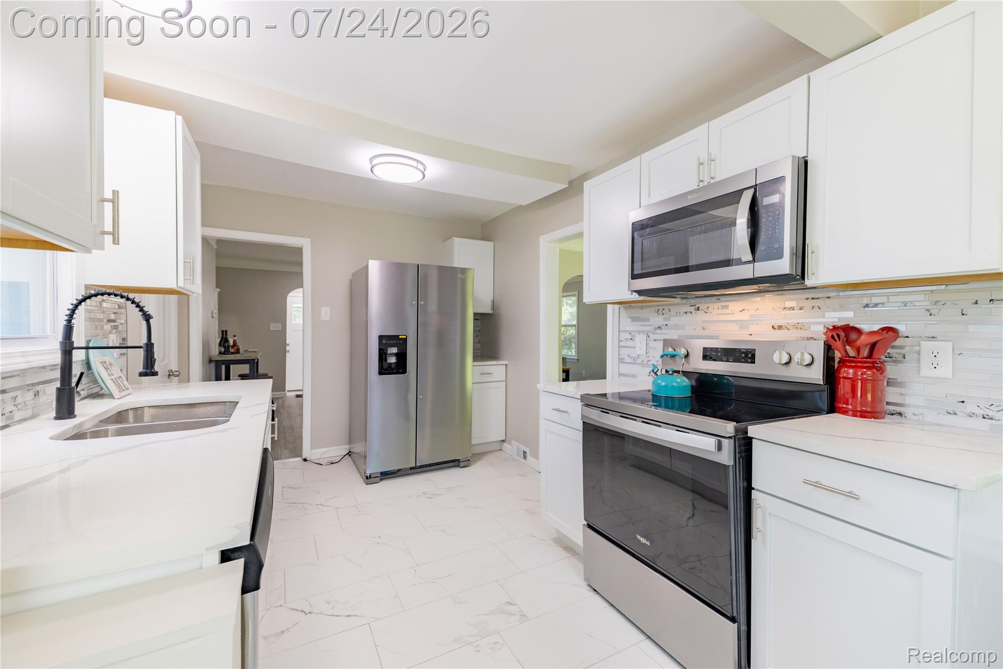 9838 Grosse Ile Parkway Property Photo 12