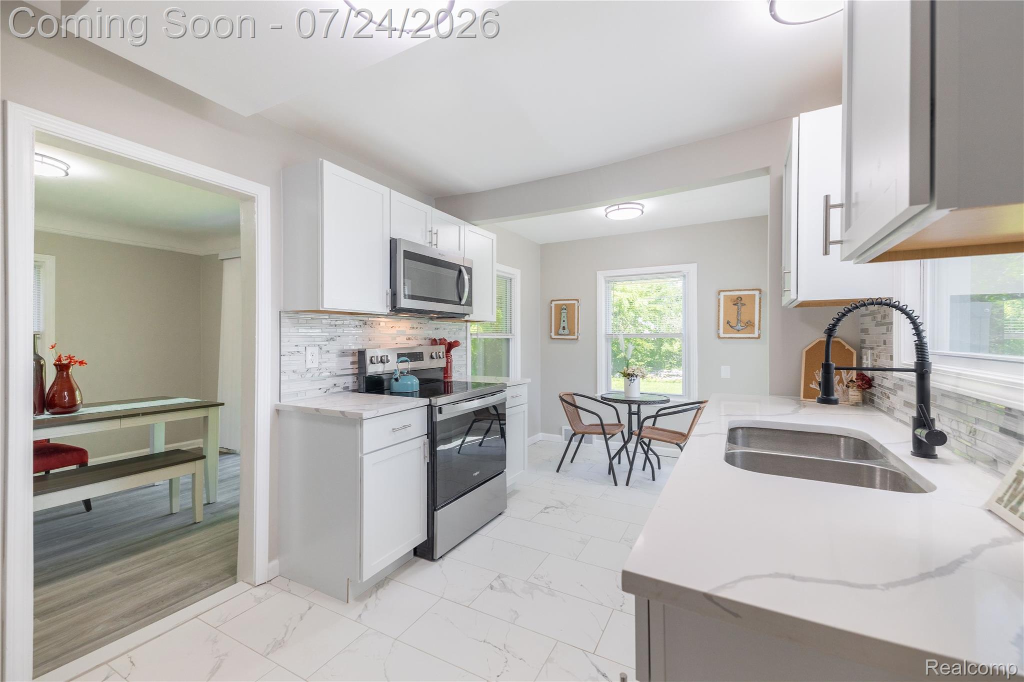 9838 Grosse Ile Parkway Property Photo 13