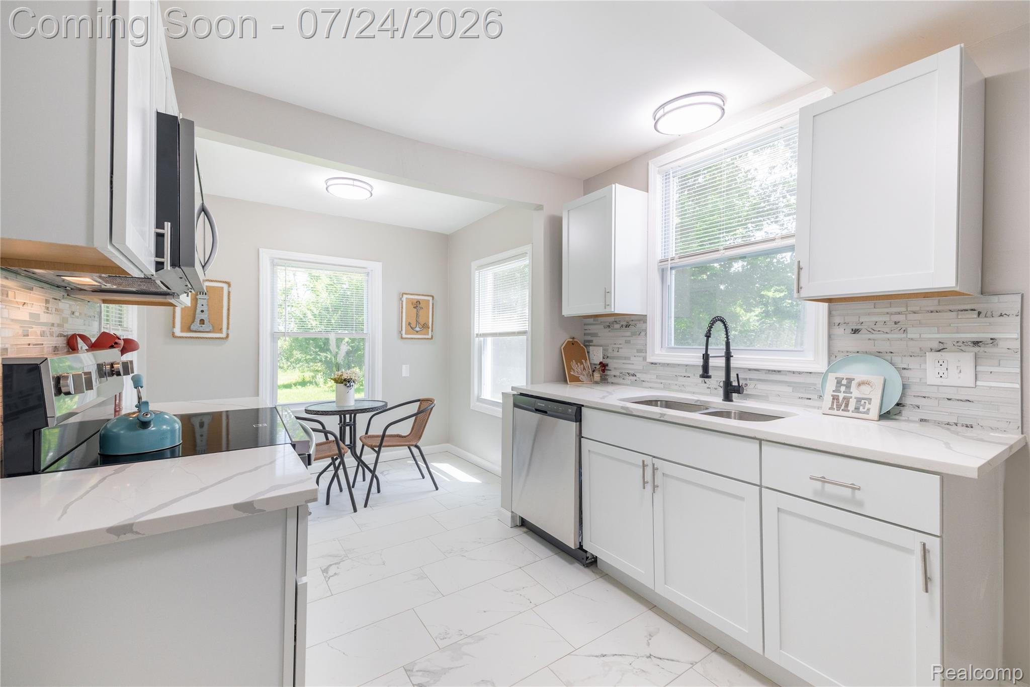 9838 Grosse Ile Parkway Property Photo 14