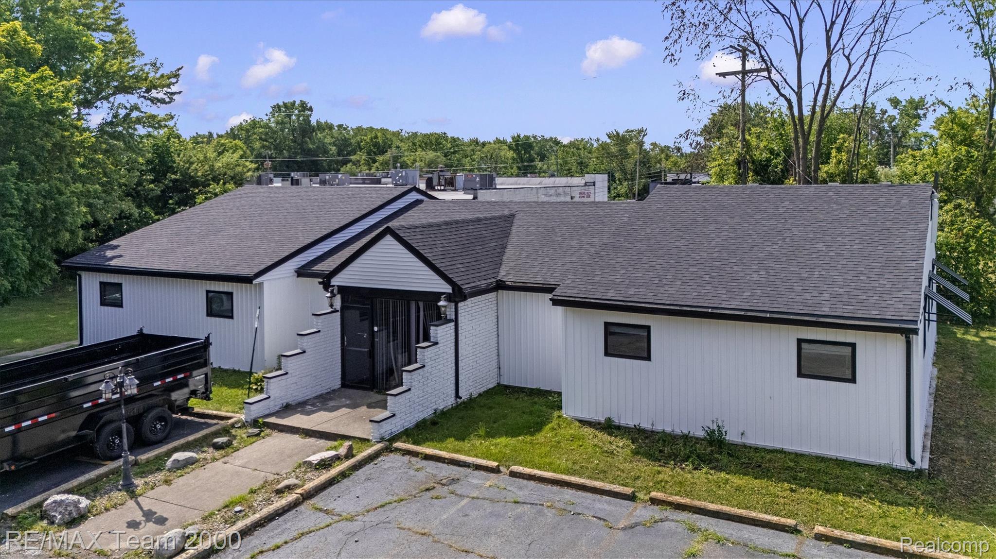 6971 Merriman Road Property Photo 5