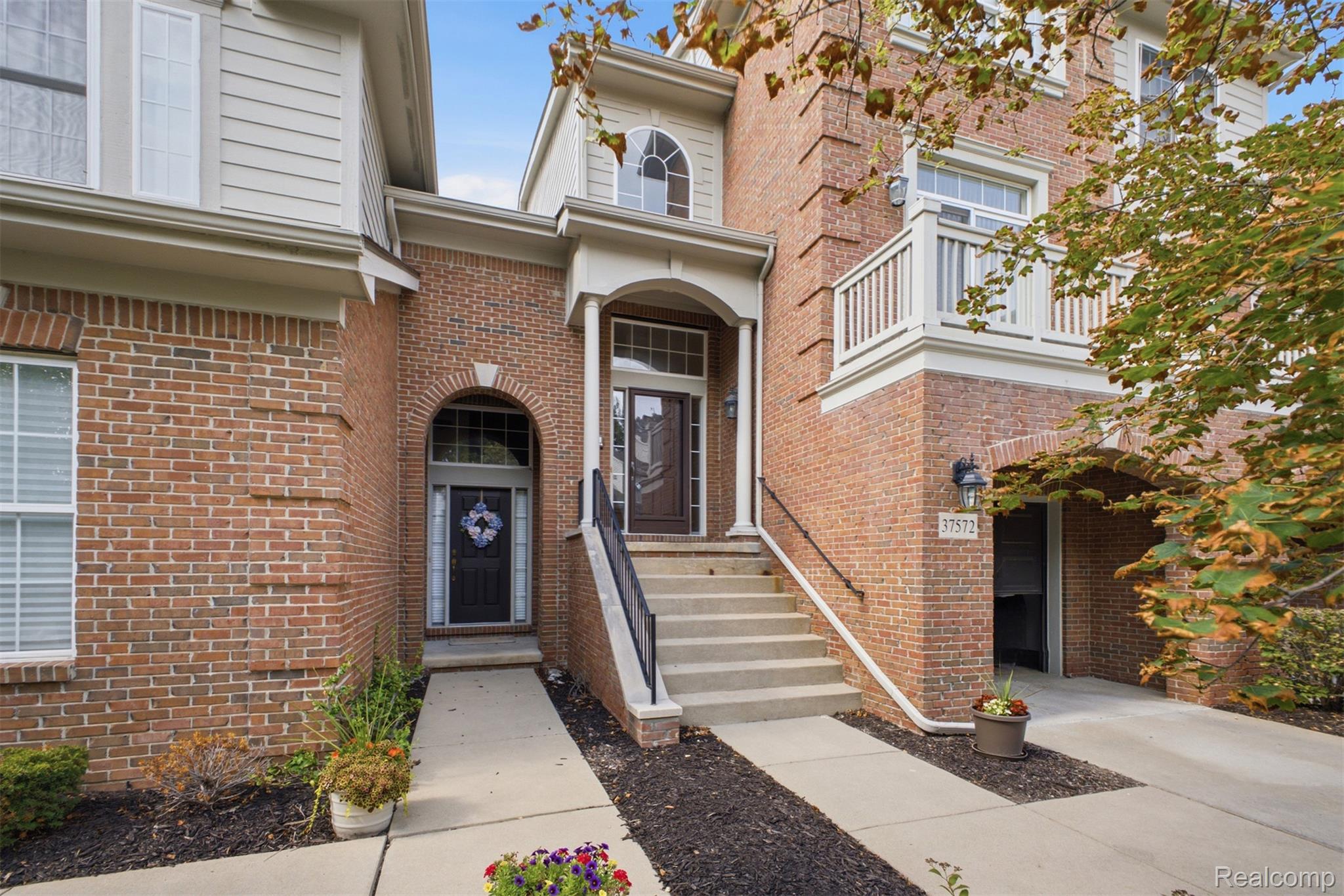 37576 Newburgh Park Circle Property Photo 1