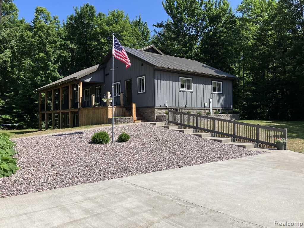 3395 Raspberry Lane