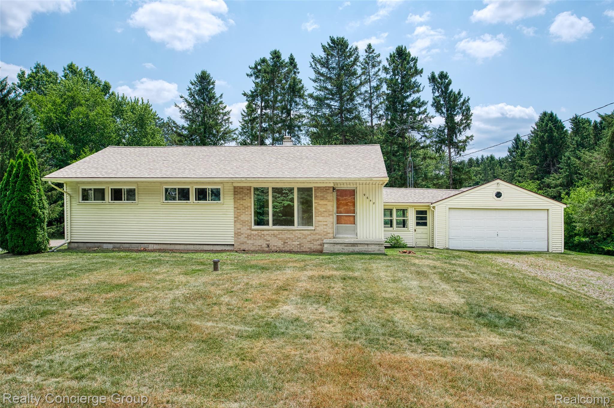9648 Hyne Road Property Photo 1