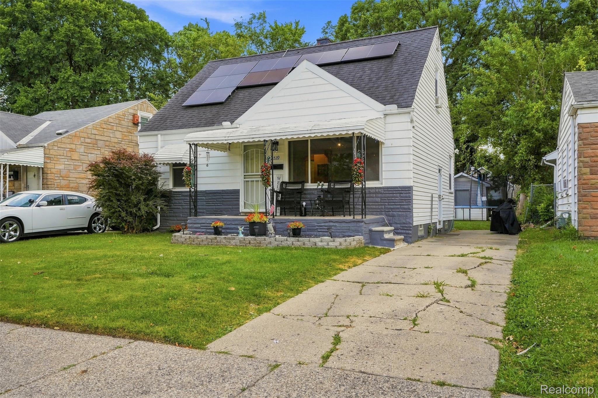 6539 Rosemont Avenue Property Photo 1