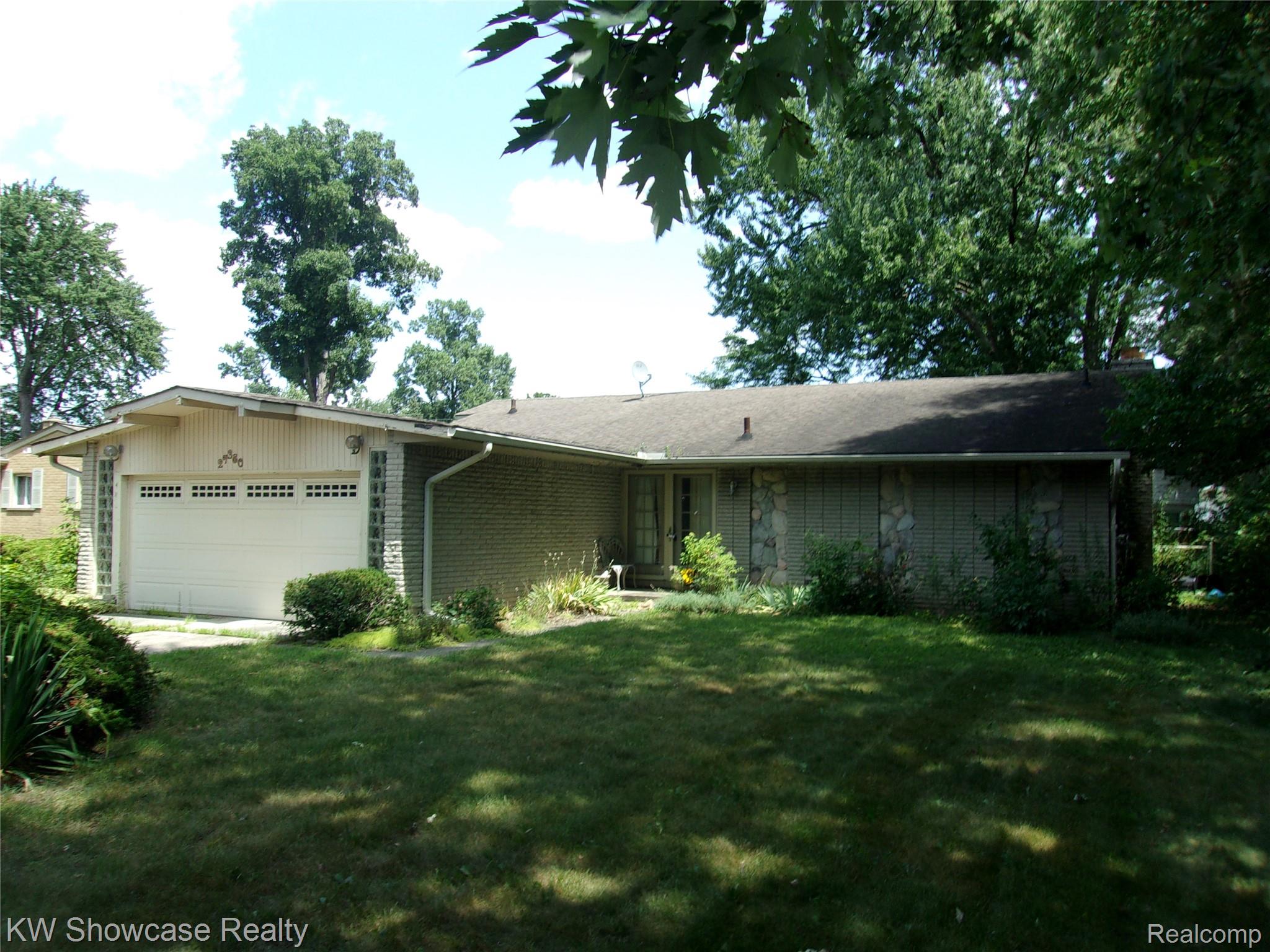 27380 Lahser Road Property Photo 1