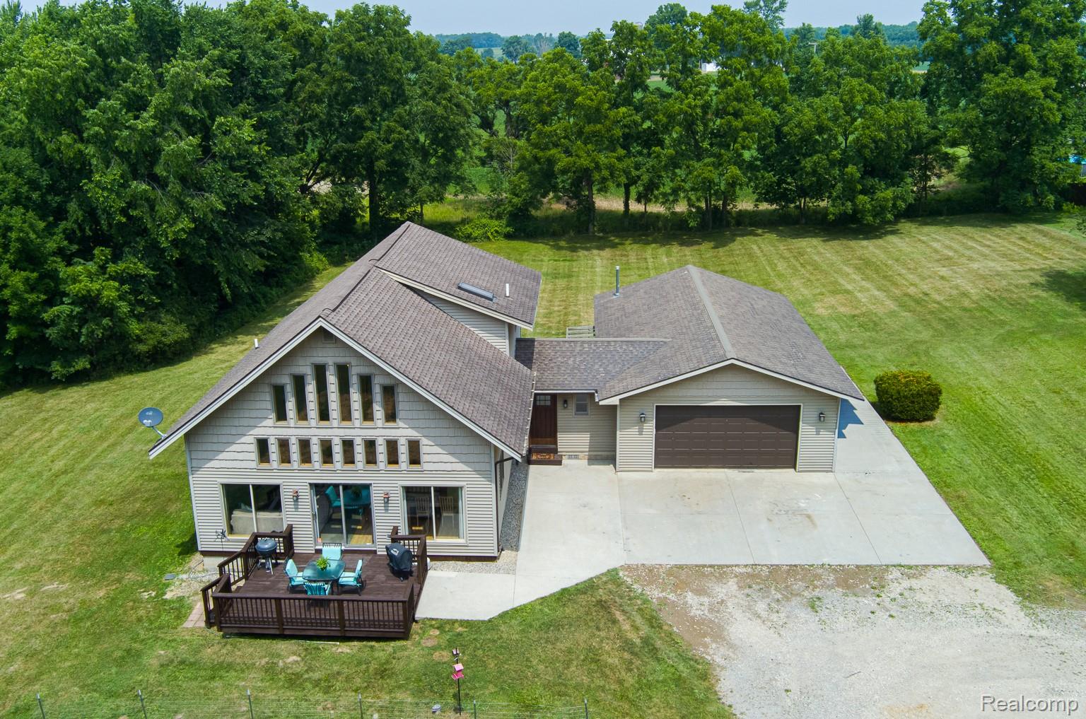 9038 Lahring Road Property Photo 1
