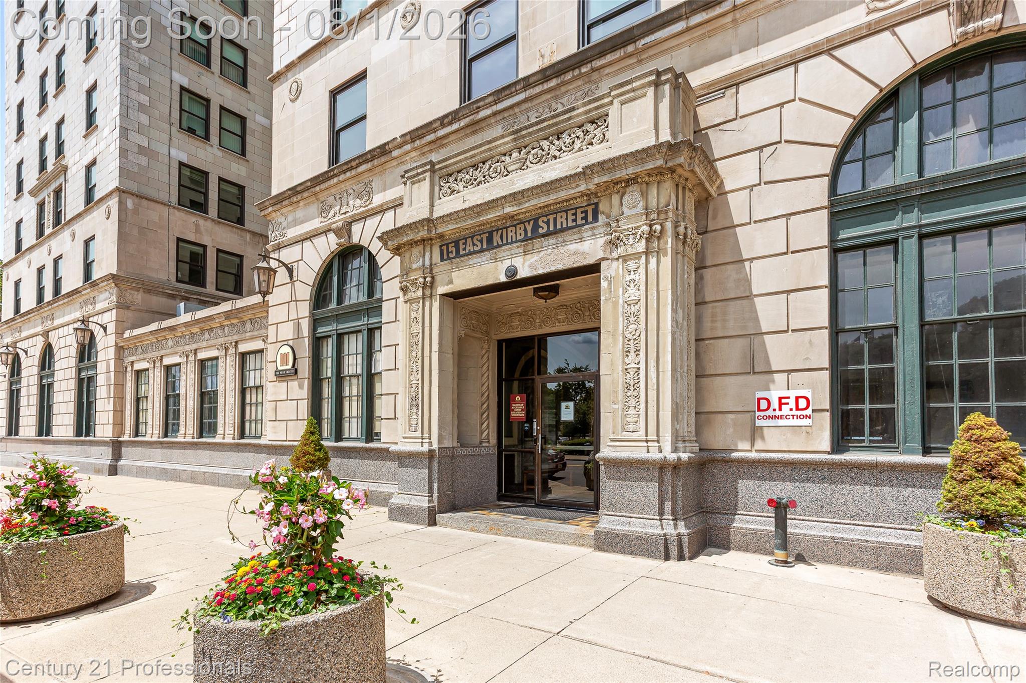 15 E Kirby Street 1120 Property Photo 1