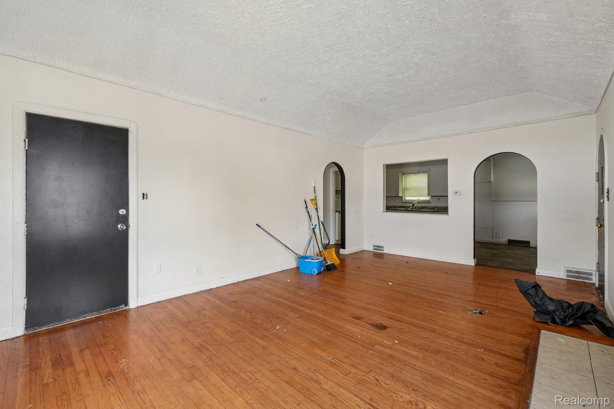 15906 Collingham Drive Property Photo 5