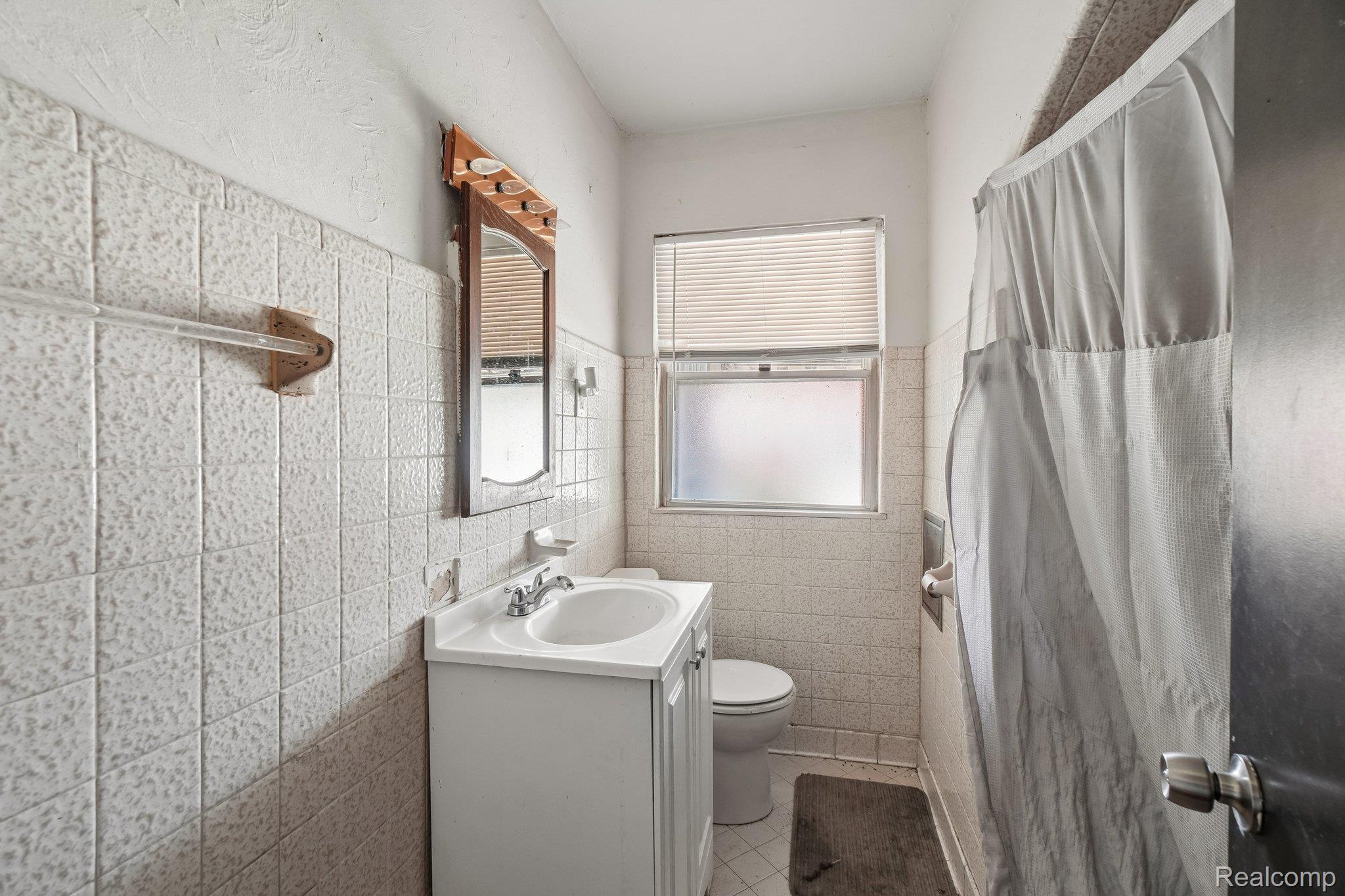 15906 Collingham Drive Property Photo 9