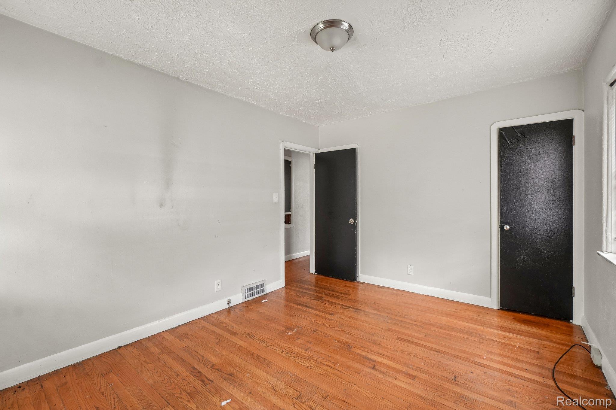 15906 Collingham Drive Property Photo 12