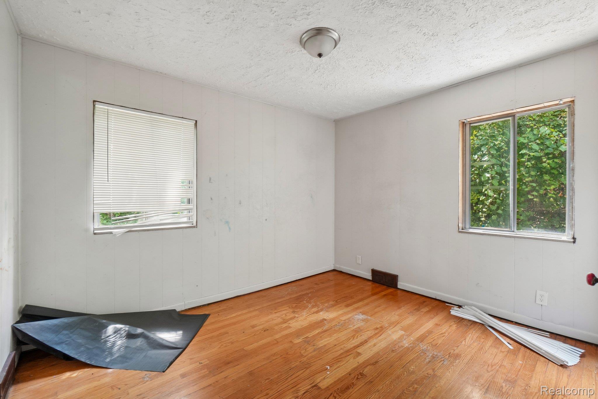 15906 Collingham Drive Property Photo 13