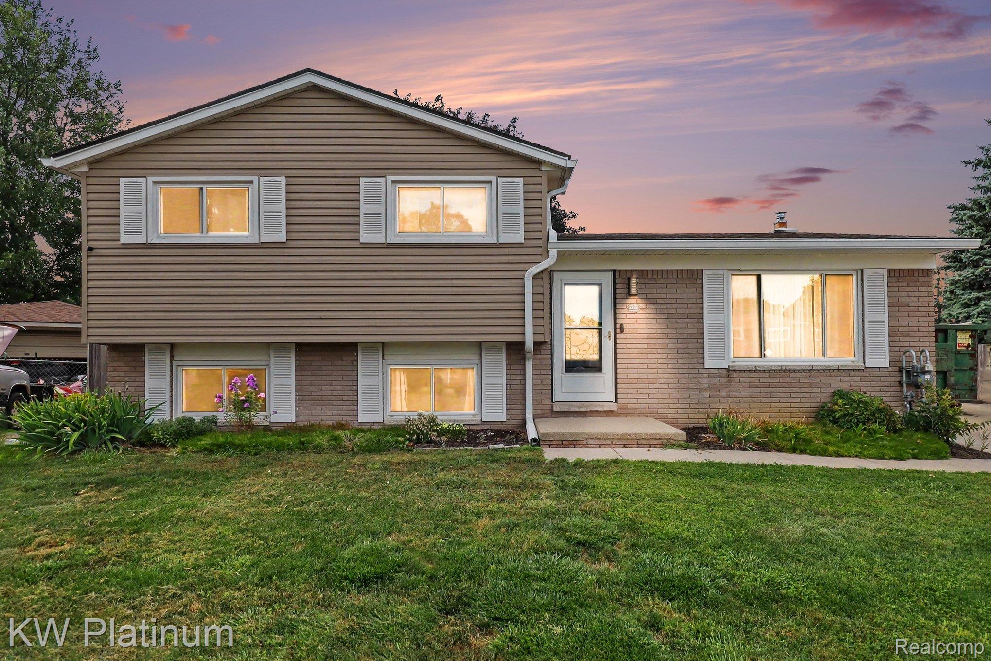 32369 Norwich Court Property Photo 1