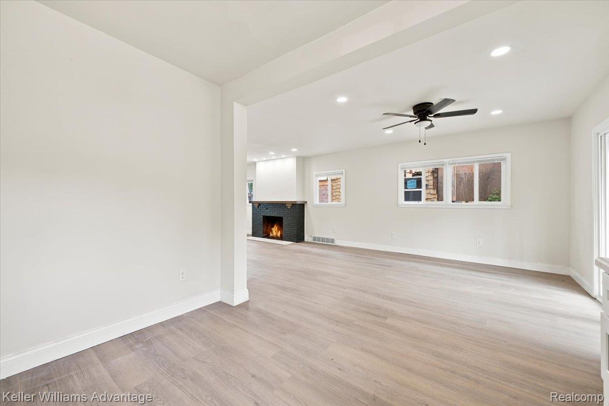 3285 Hazelwood Street Property Photo 6