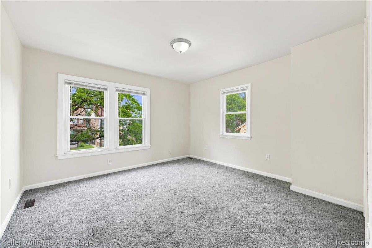 3285 Hazelwood Street Property Photo 13