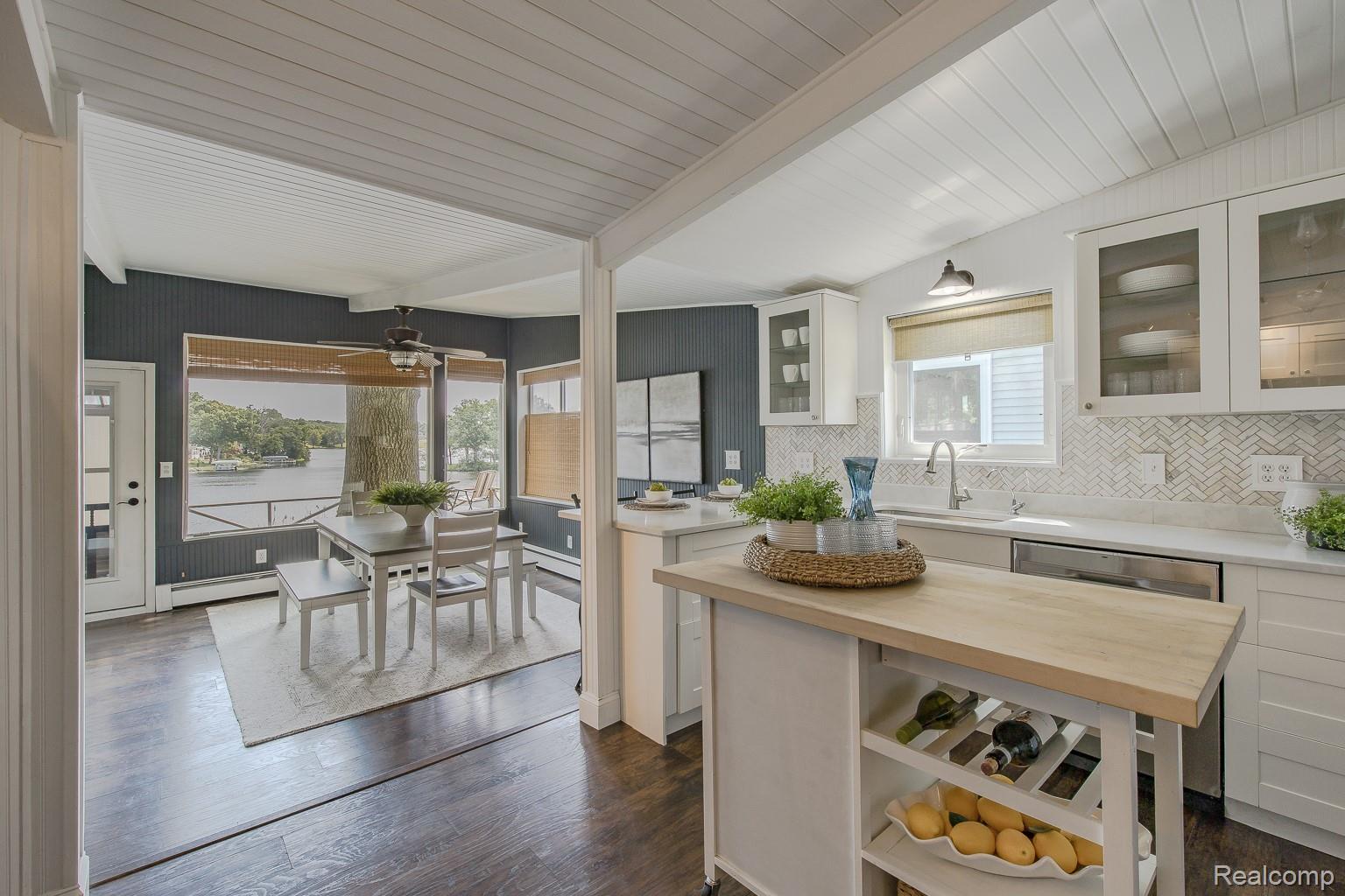 10470 King Road Property Photo 14