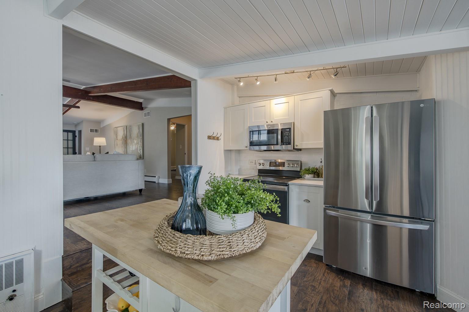 10470 King Road Property Photo 18