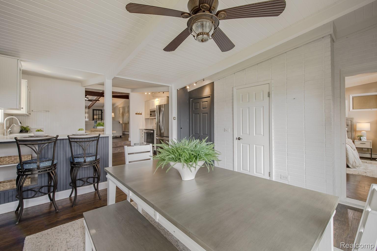 10470 King Road Property Photo 22