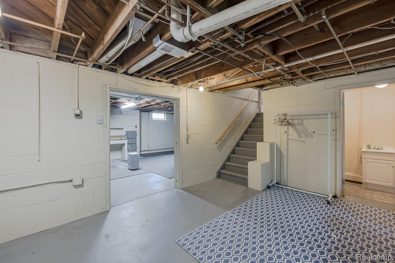 10470 King Road Property Photo 42