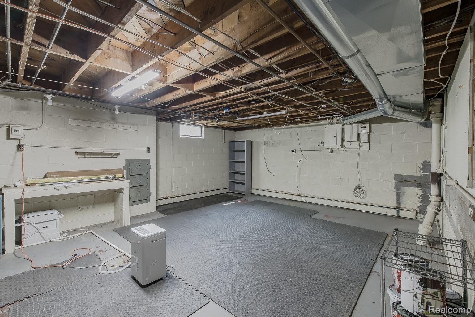 10470 King Road Property Photo 43