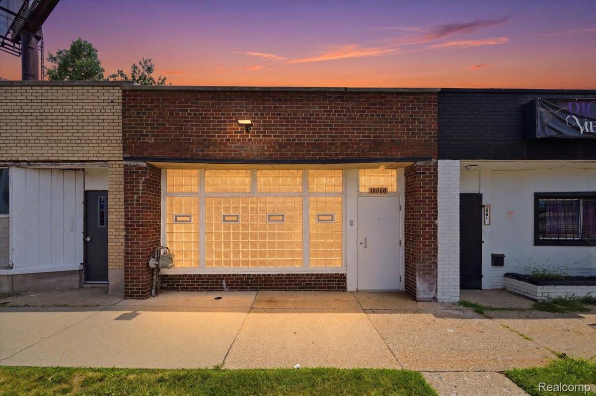 18060 James Couzens Freeway Property Photo 1