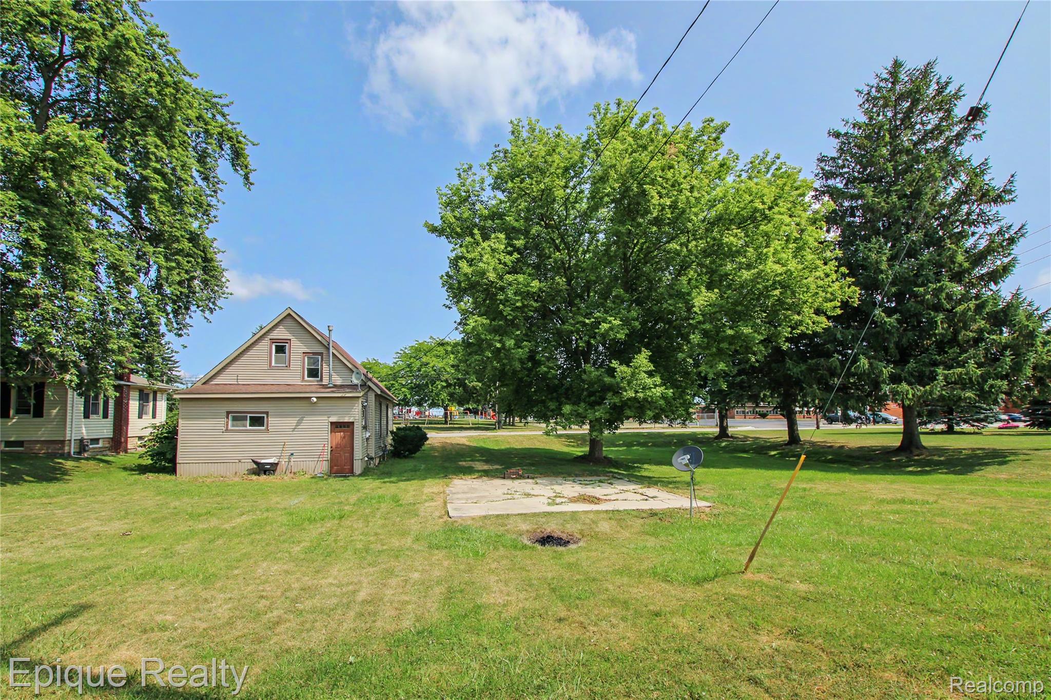 2598 Black River Street Property Photo 24