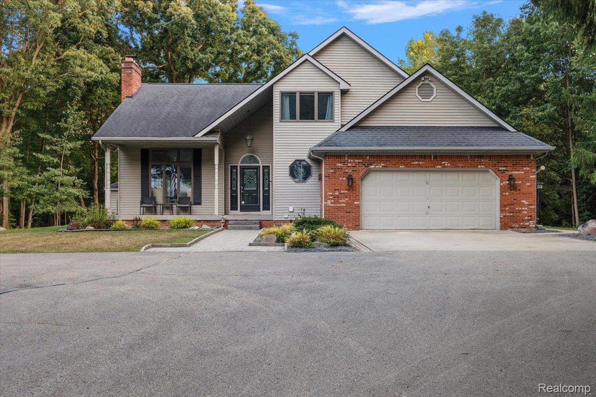 707 W Sutton Road Property Photo 1