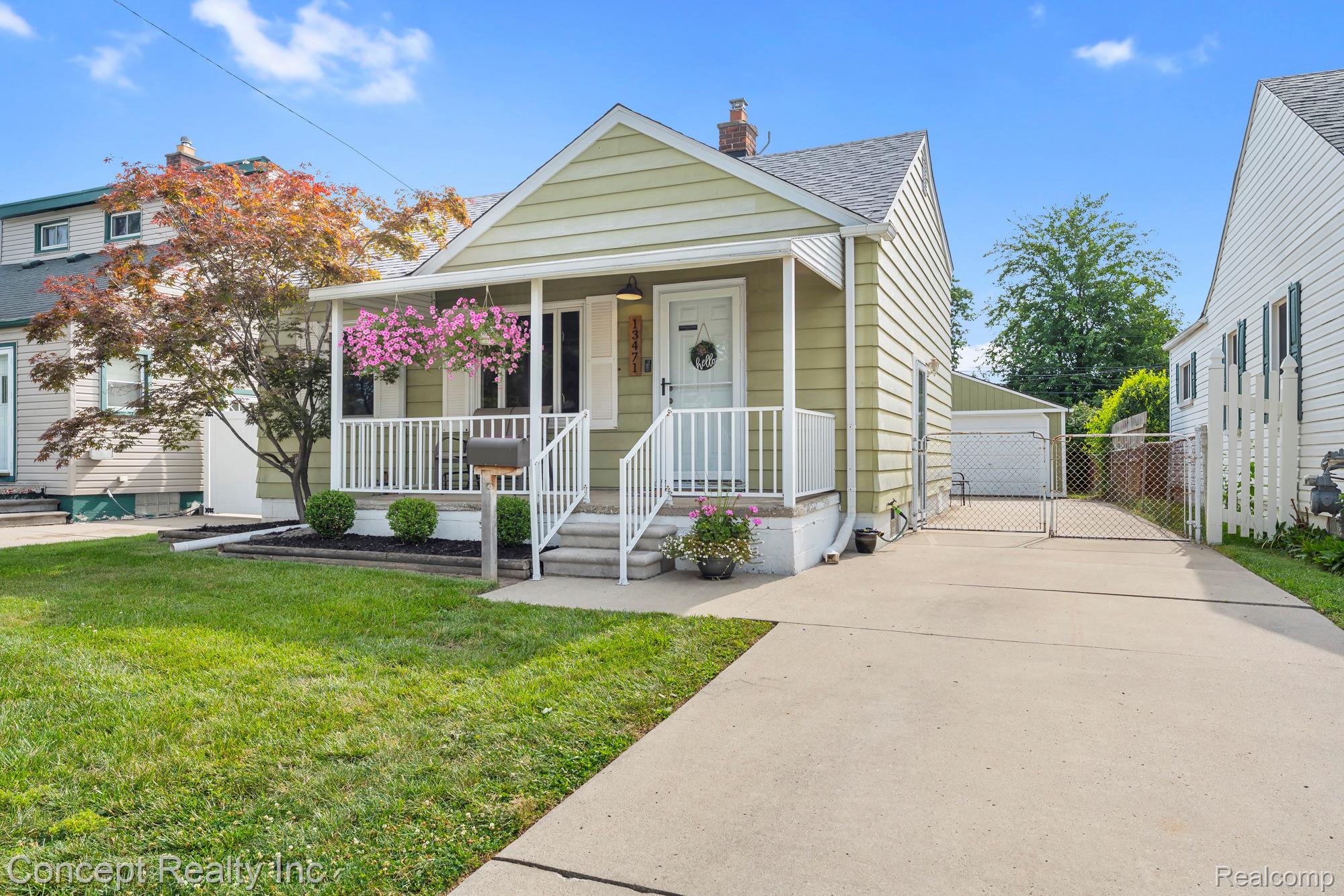 13471 Poplar Street Property Photo 1