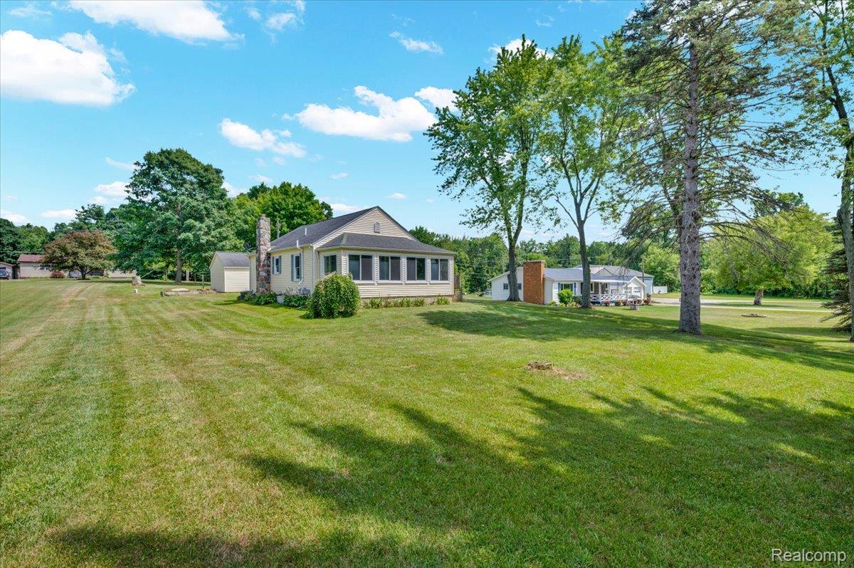 3852 N Lapeer Road Property Photo 1