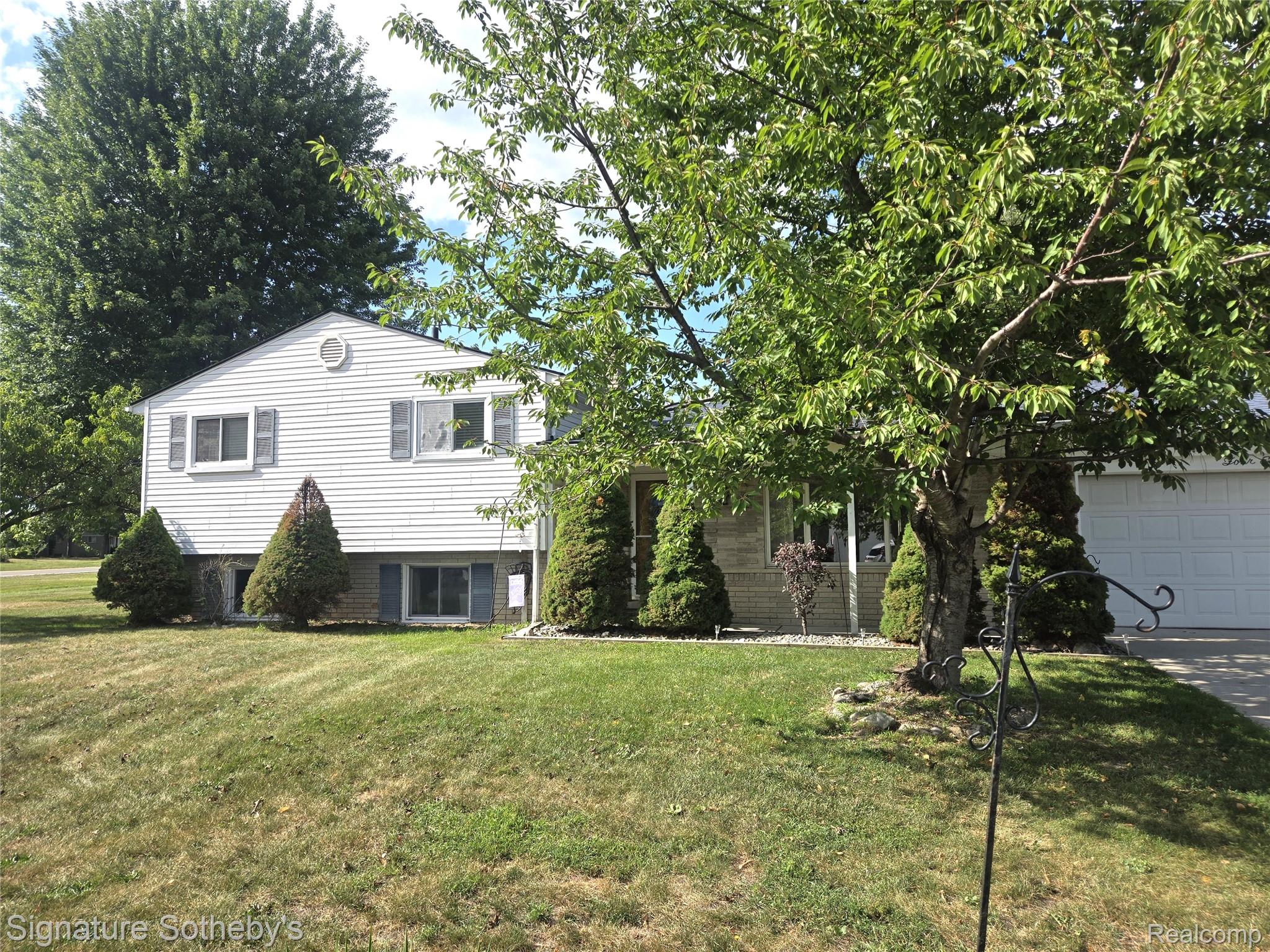 4821 Shelbyshire Drive Property Photo 1