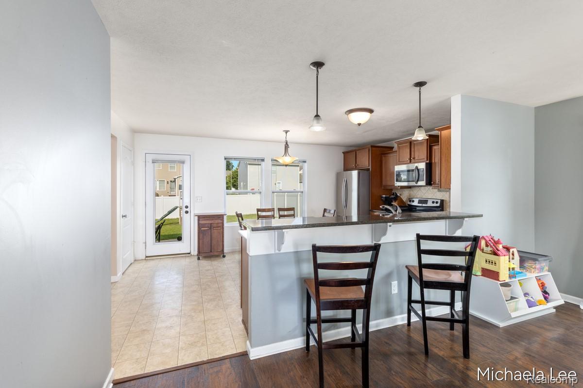 607 Nantucket Drive Property Photo 4