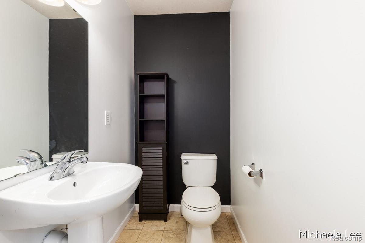 607 Nantucket Drive Property Photo 8