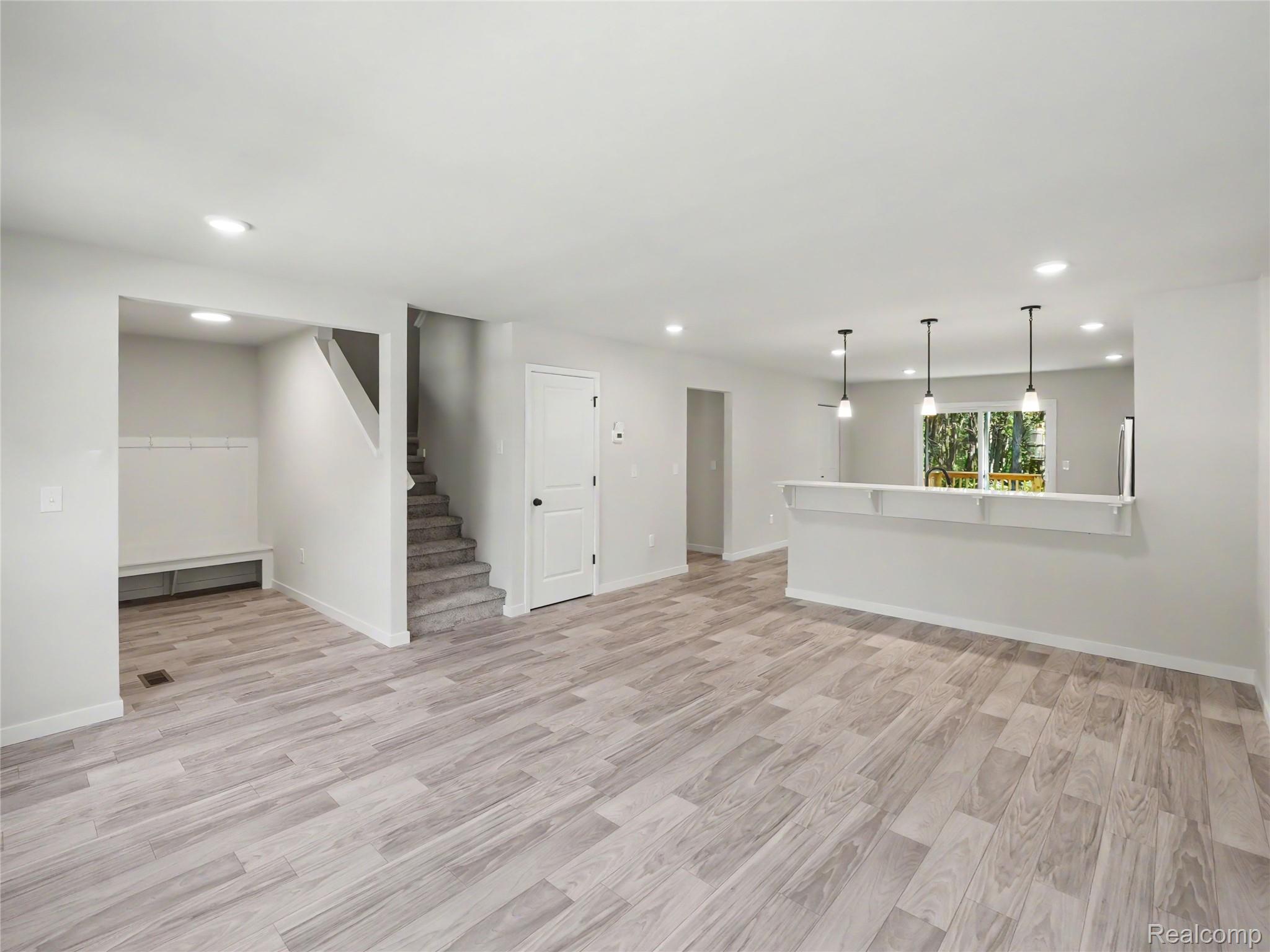 508 Emerald Glen Drive Property Photo 3
