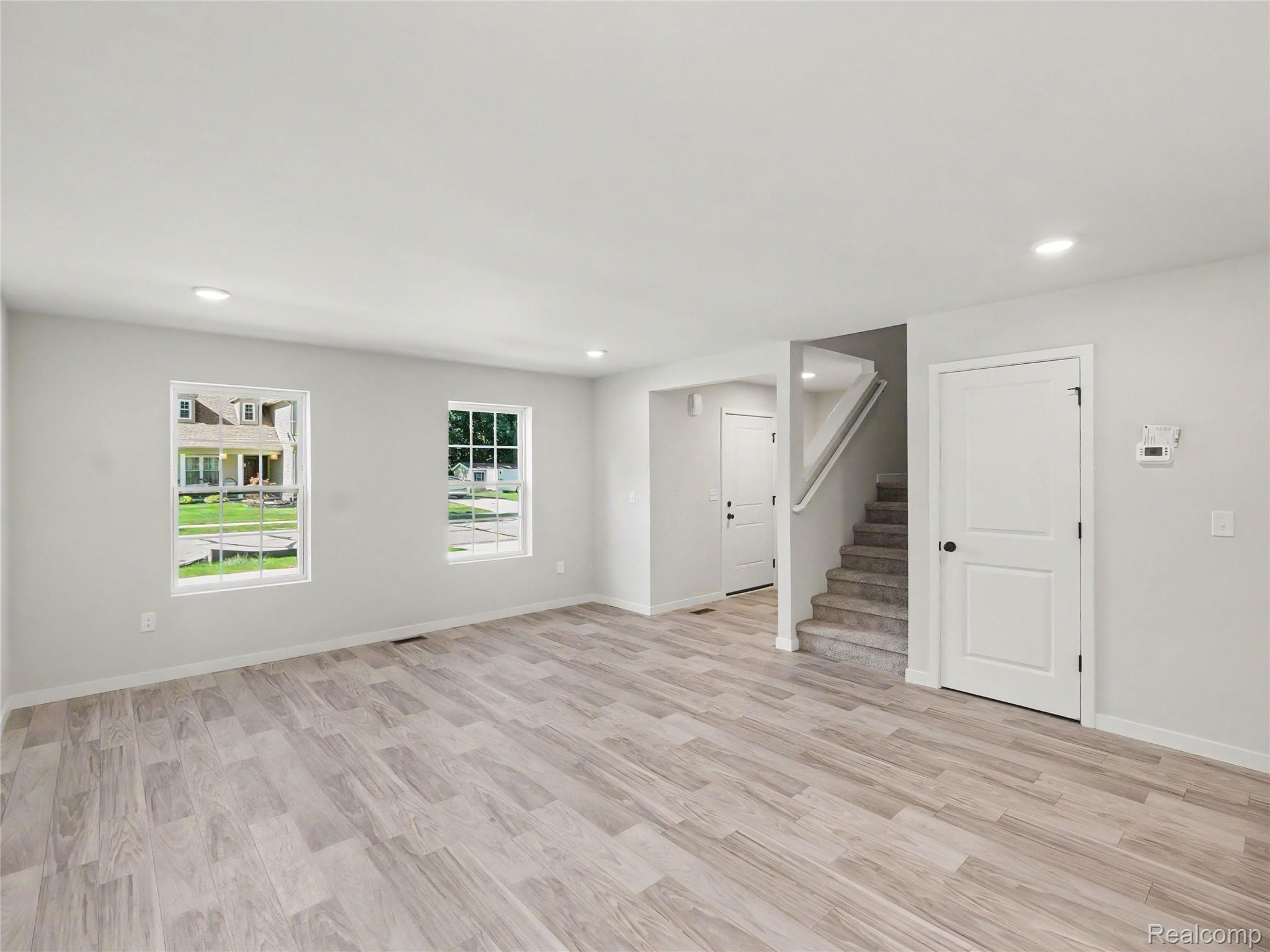508 Emerald Glen Drive Property Photo 4