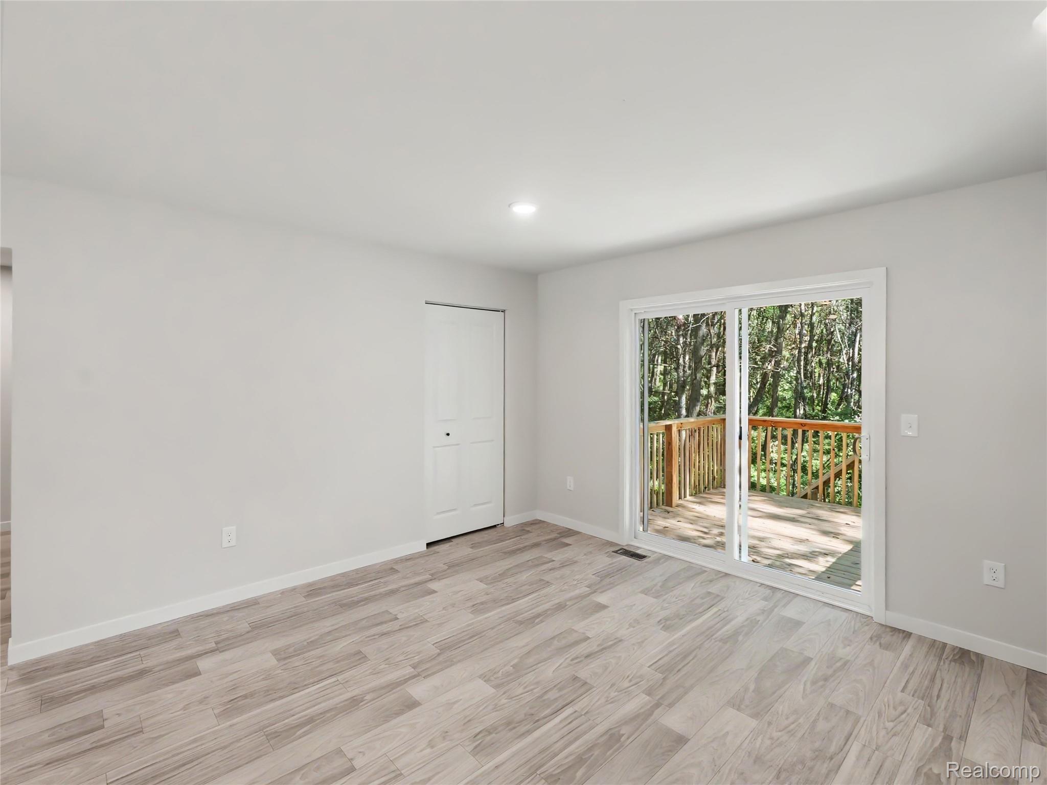 508 Emerald Glen Drive Property Photo 7