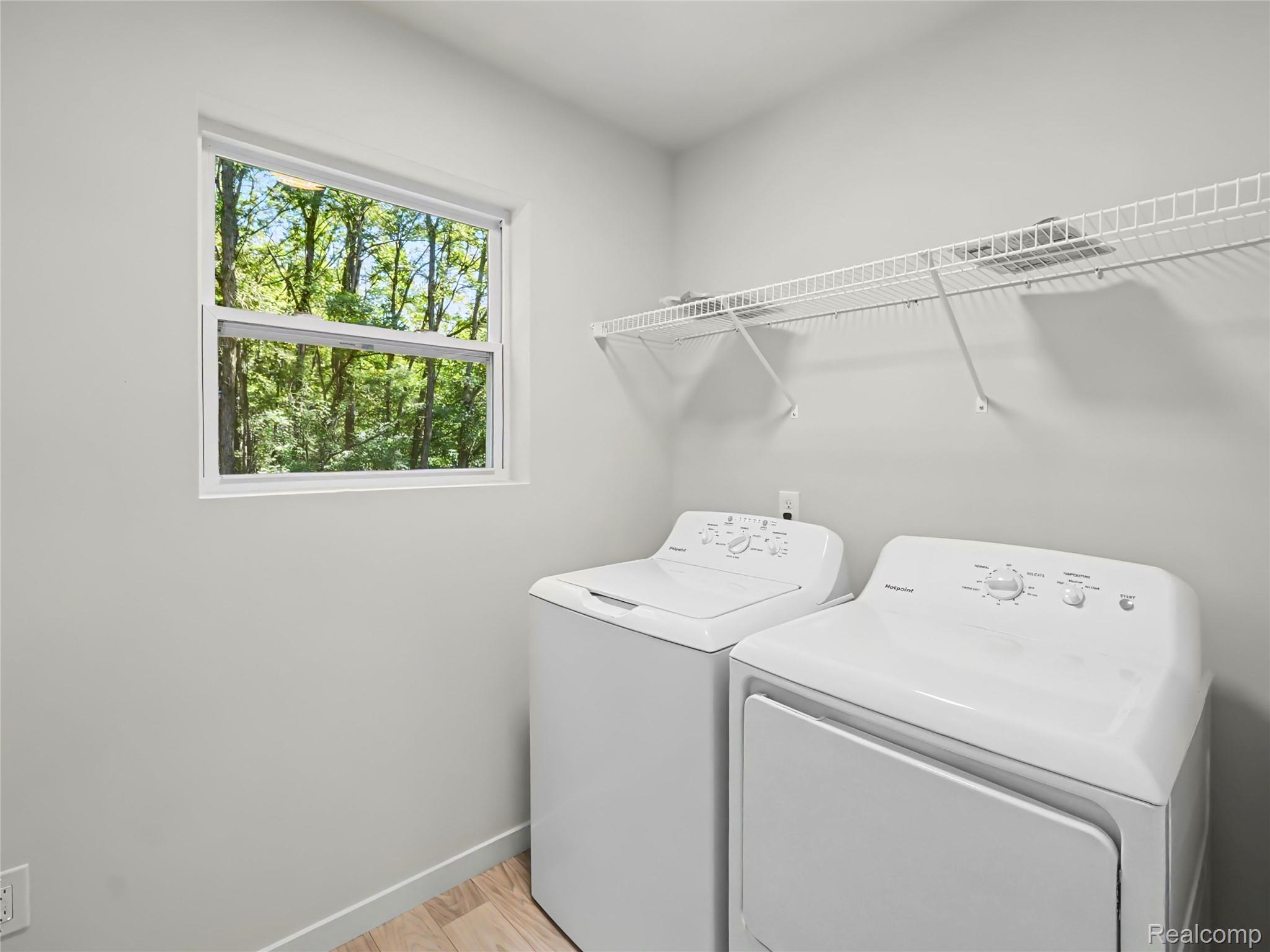 508 Emerald Glen Drive Property Photo 9