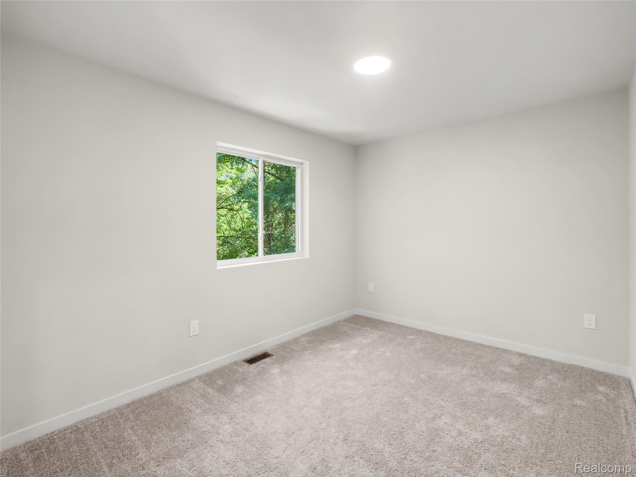 508 Emerald Glen Drive Property Photo 14
