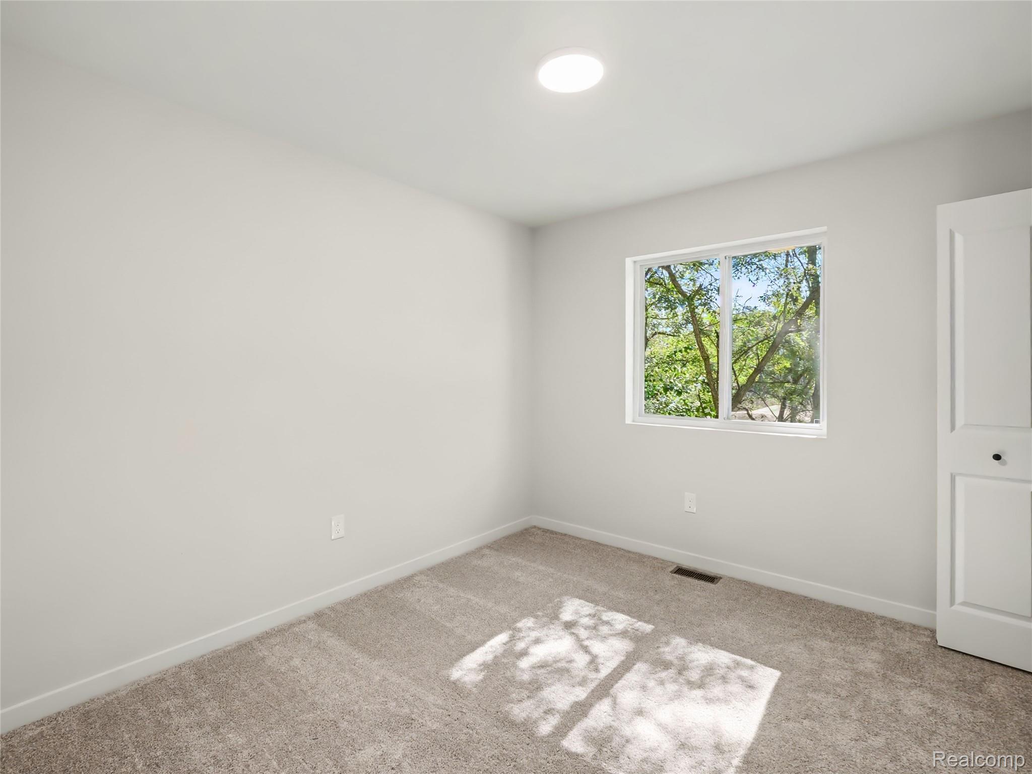 508 Emerald Glen Drive Property Photo 15